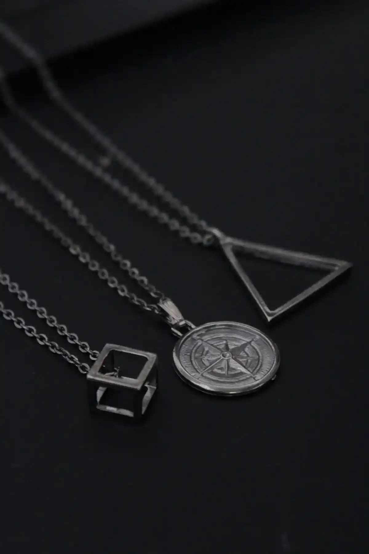 Dukkanka Siyah Erkek Kolye Seti Modern Tasarımıyla Şıklık ve Dayanıklılık Sunar