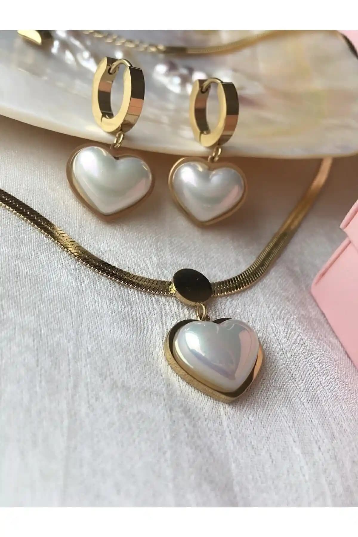 DUOMİNO İtalyan Zincir Sedefli Kalp Kalpli Çelik Takı Seti Zarif ve Dayanıklı Tasarım