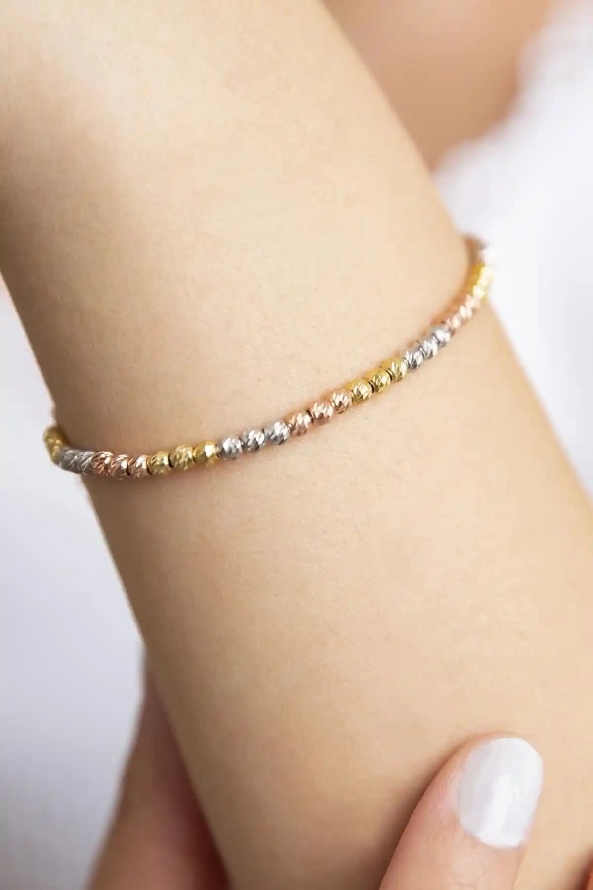 Elika Silver Kadın Bileklikleri Karşılaştırması: Dorika ve Tilki Kuyruğu Modelleri