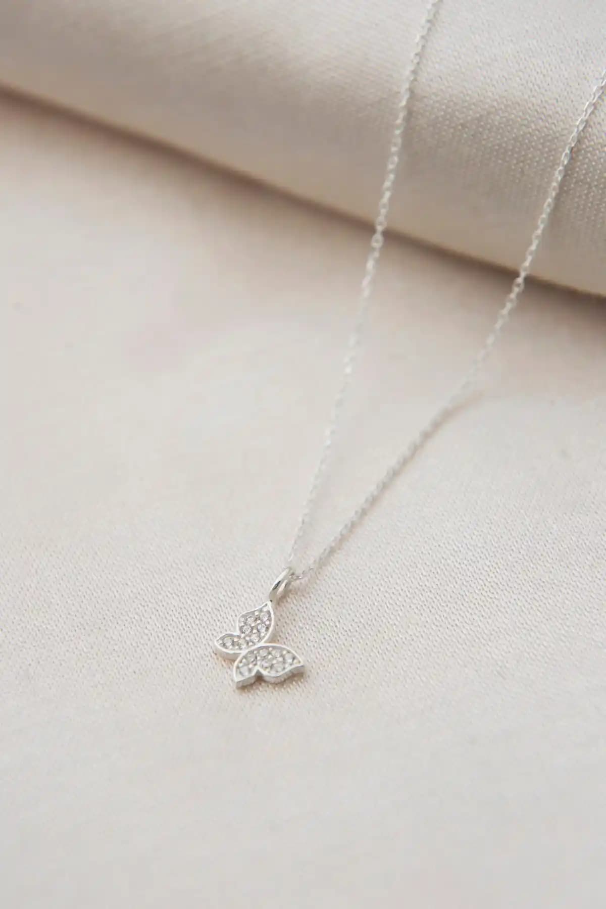 Elika Silver Kadın Kelebek Model 925 Gümüş Kolye Zarif ve Dayanıklı Tasarım