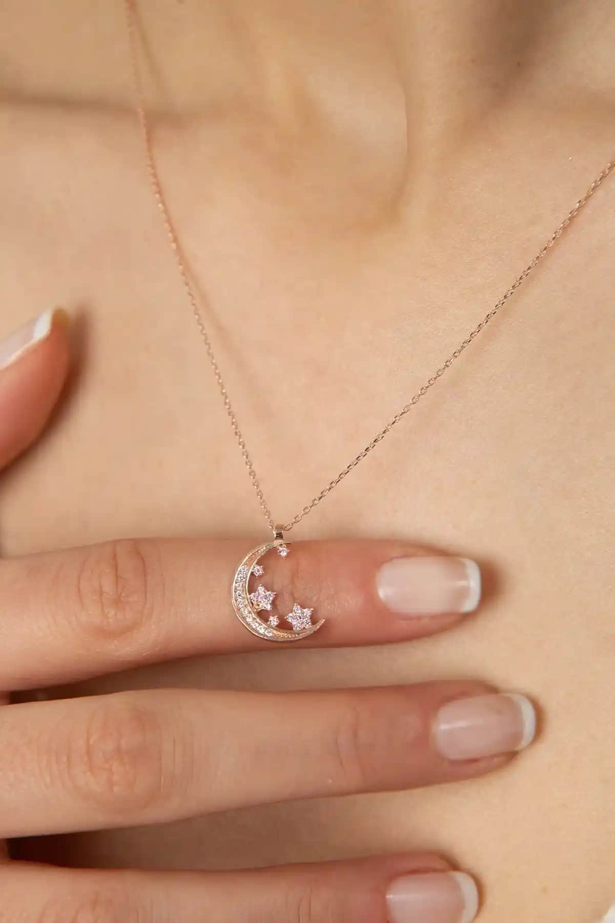 Elika Silver Kadın Kolye Modellerinin Karşılaştırması ve Özellikleri