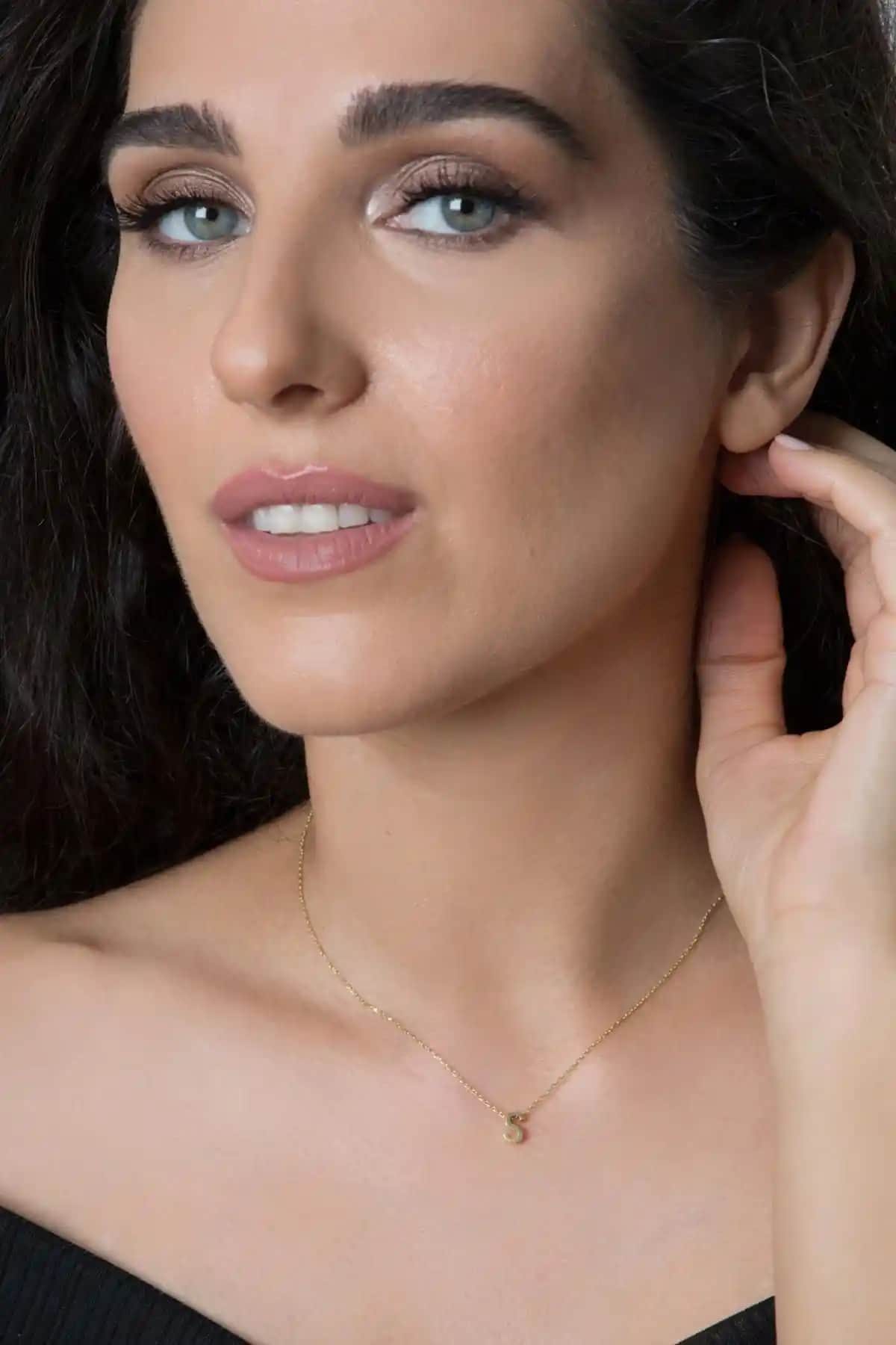 Elika Silver Kadın Üç Boyutlu S Harfi Gümüş Kolye - Zarif ve Dayanıklı Takı Seçeneği