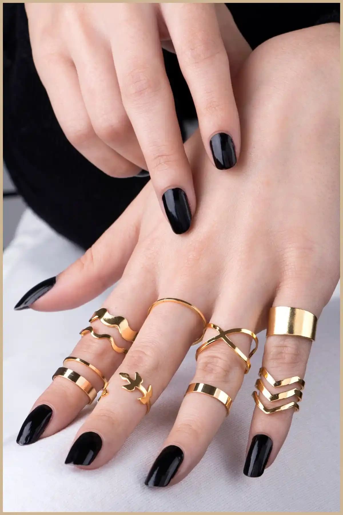 Ervalina 9'lu Yüzük ve Eklem Yüzük Seti: Şıklık ve Zarafetin Modern Temsilcisi