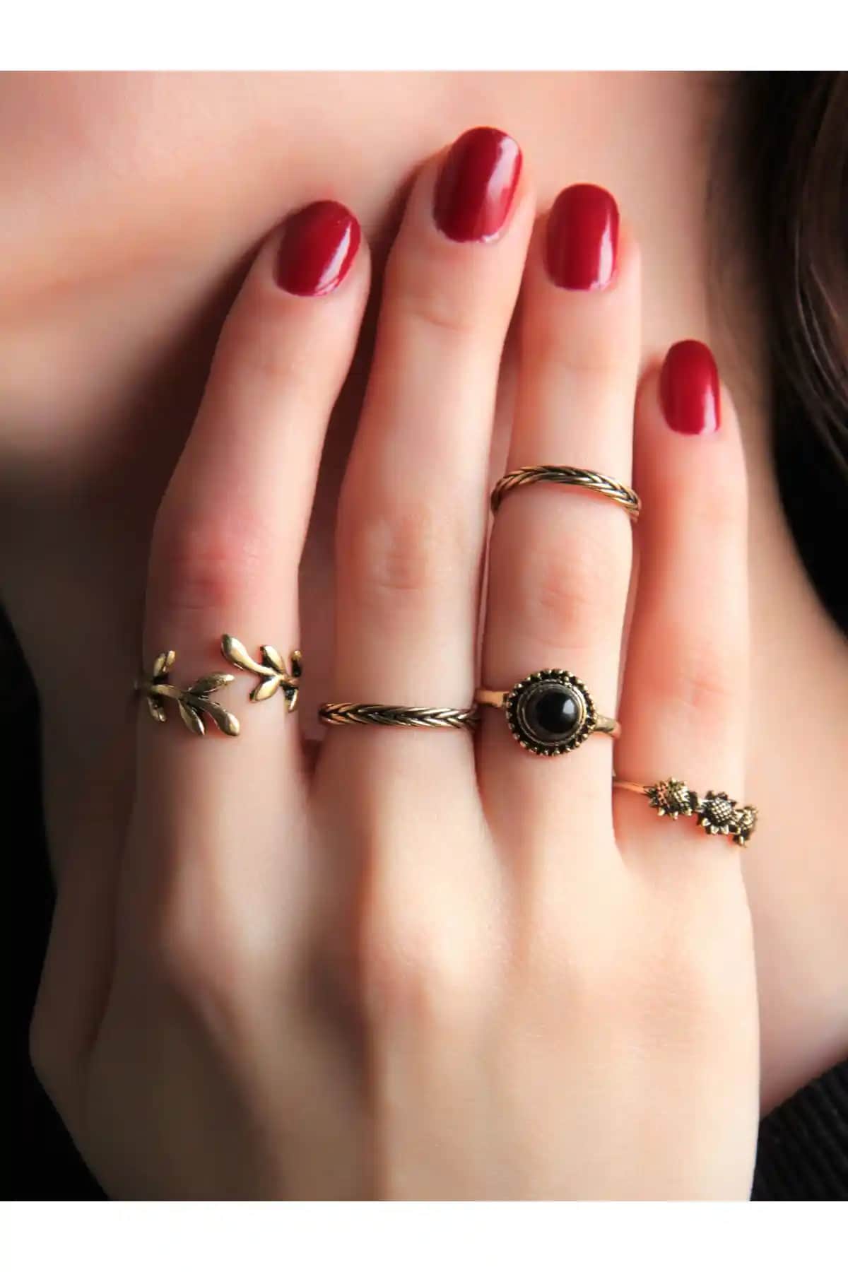 Esha 5'li Ayarlanabilir Oniks Taşlı Yüzük Seti Şıklık ve Dayanıklılığı Bir Arada Sunar