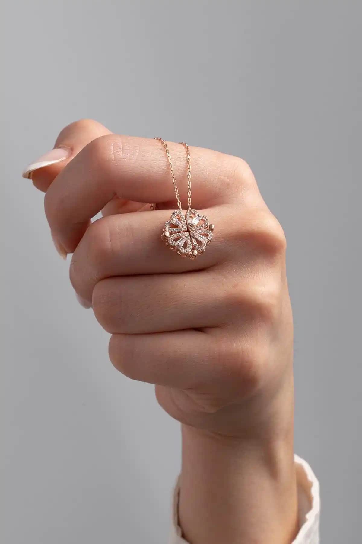 Essare 925 Ayar Gümüş Yonca Kolye Mıknatıslı Açılır Kapanır Tasarım