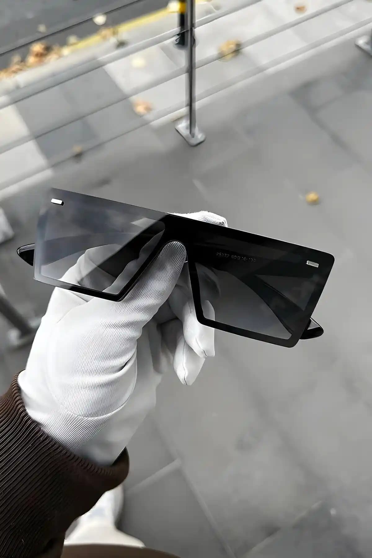 Eyesofia Nati Lüx Unisex Siyah Degrade Güneş Gözlüğü Estetik ve Koruyucu Tasarım Özellikleri