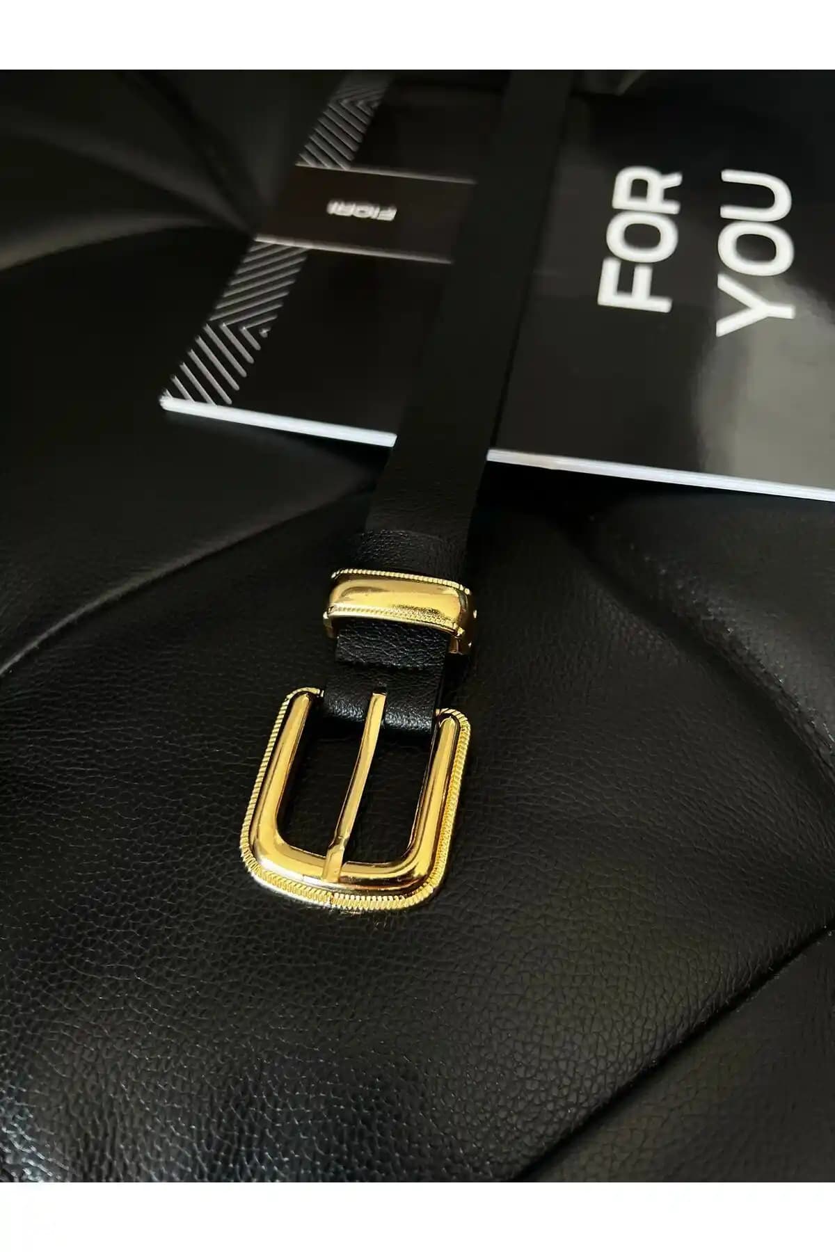 Fiori Gold Tokalı Kadın Pantolon Kemeri: Şıklık ve Dayanıklılığı Bir Arada Sunar