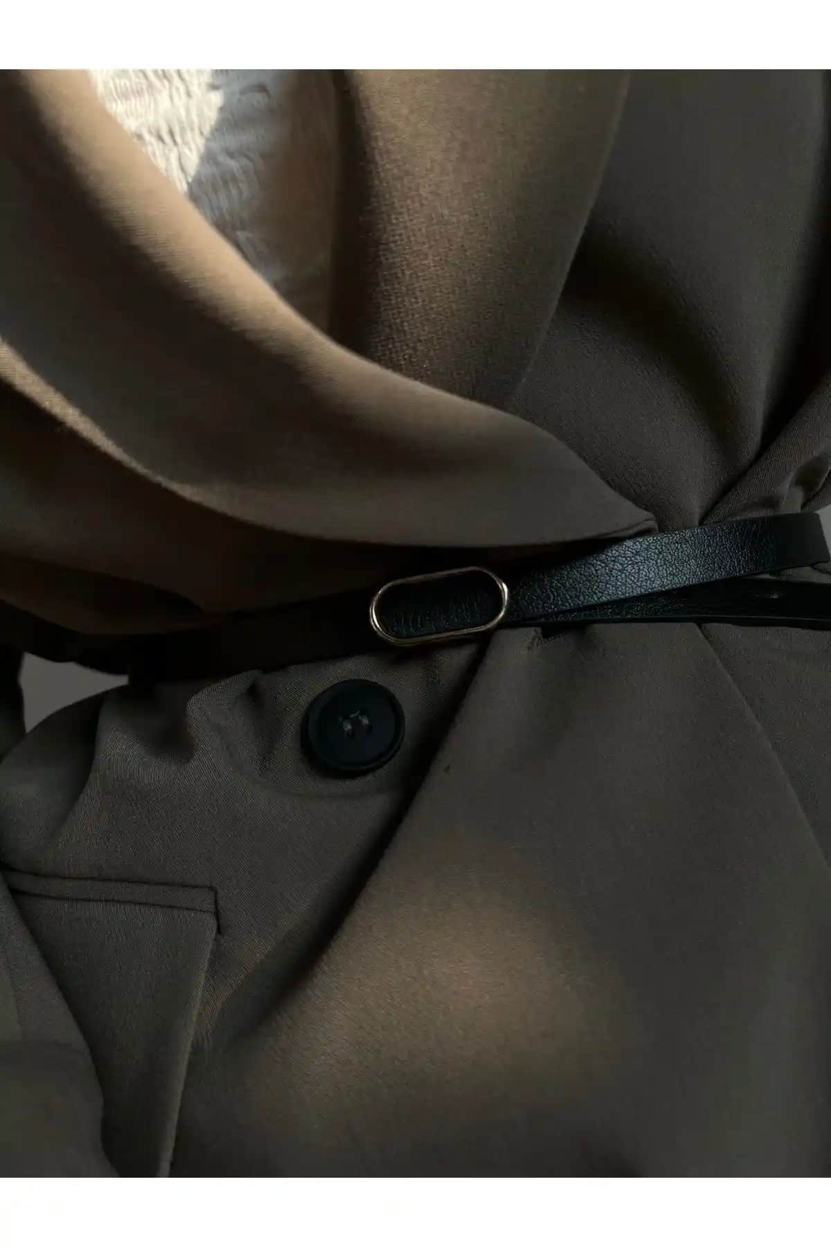 Fiori Ithal Oval Gold Tokalı İnce Kemer: Zarif ve Çok Yönlü Kadın Aksesuarı