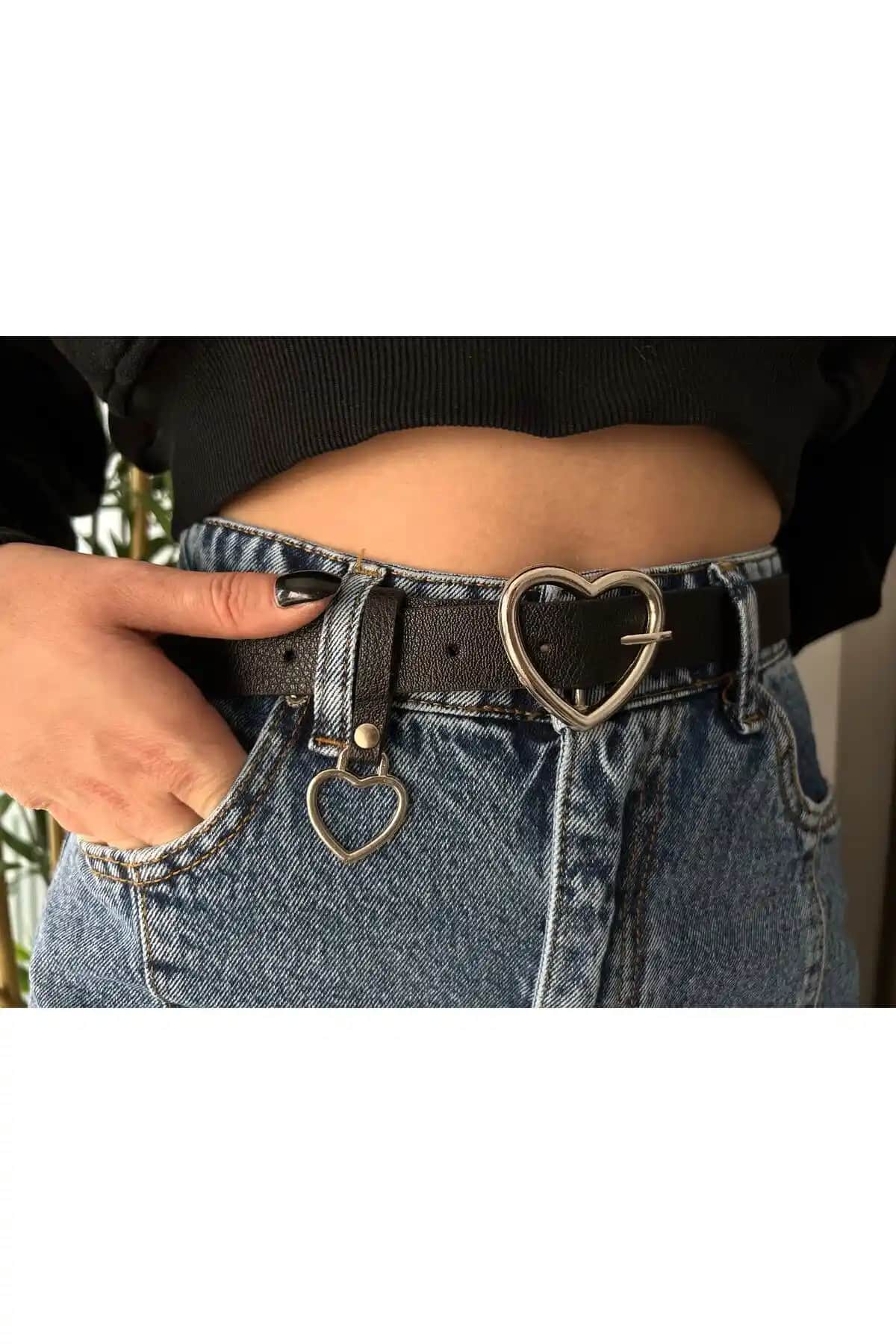 Fiori Kalp Tokalı Kadın Kemer: Şık ve Uygun Fiyatlı Aksesuar Seçeneği