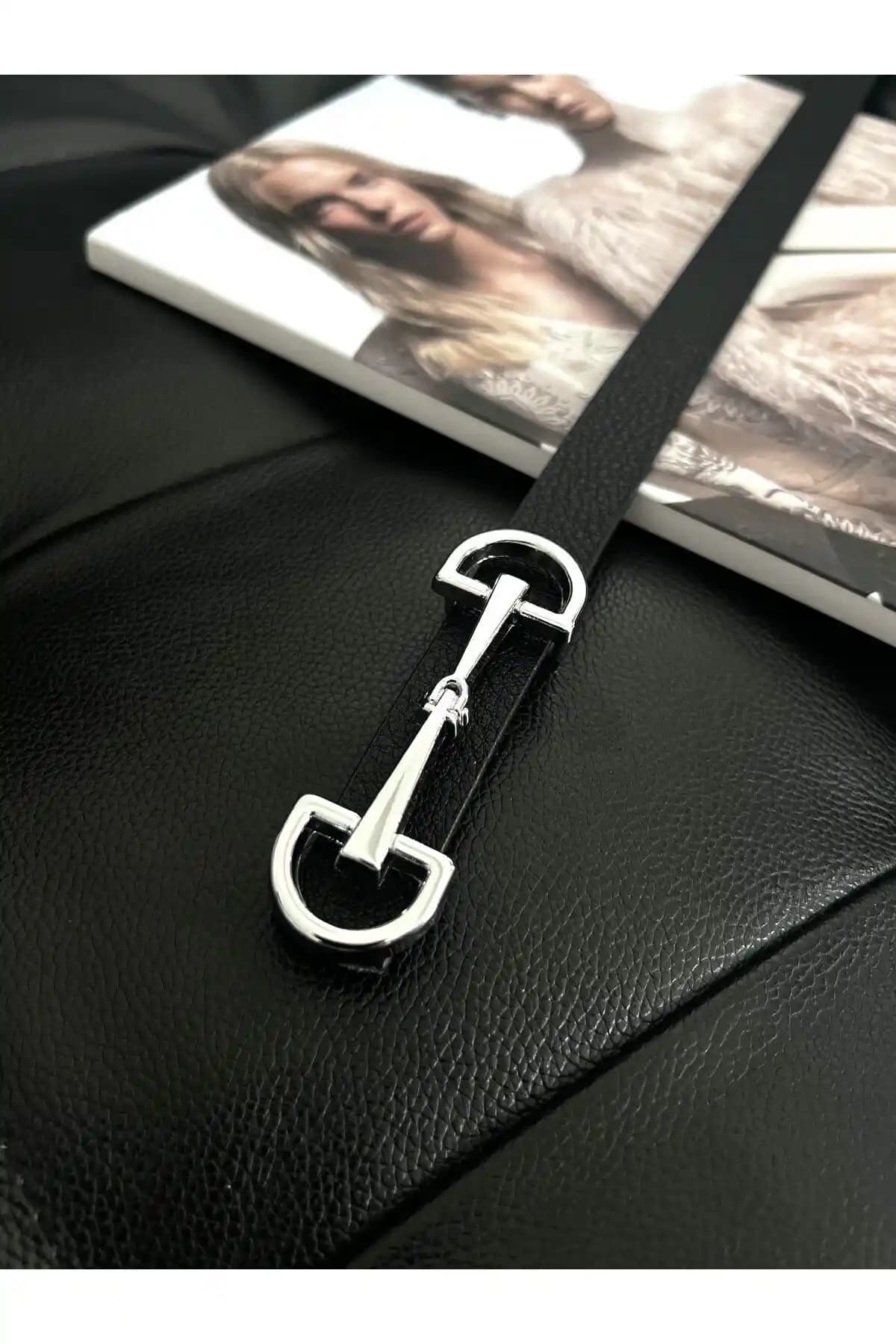 Fiori Uzun Siyah Kadın Kemerleri Şıklık ve Fonksiyonelliği Bir Arada Sunar