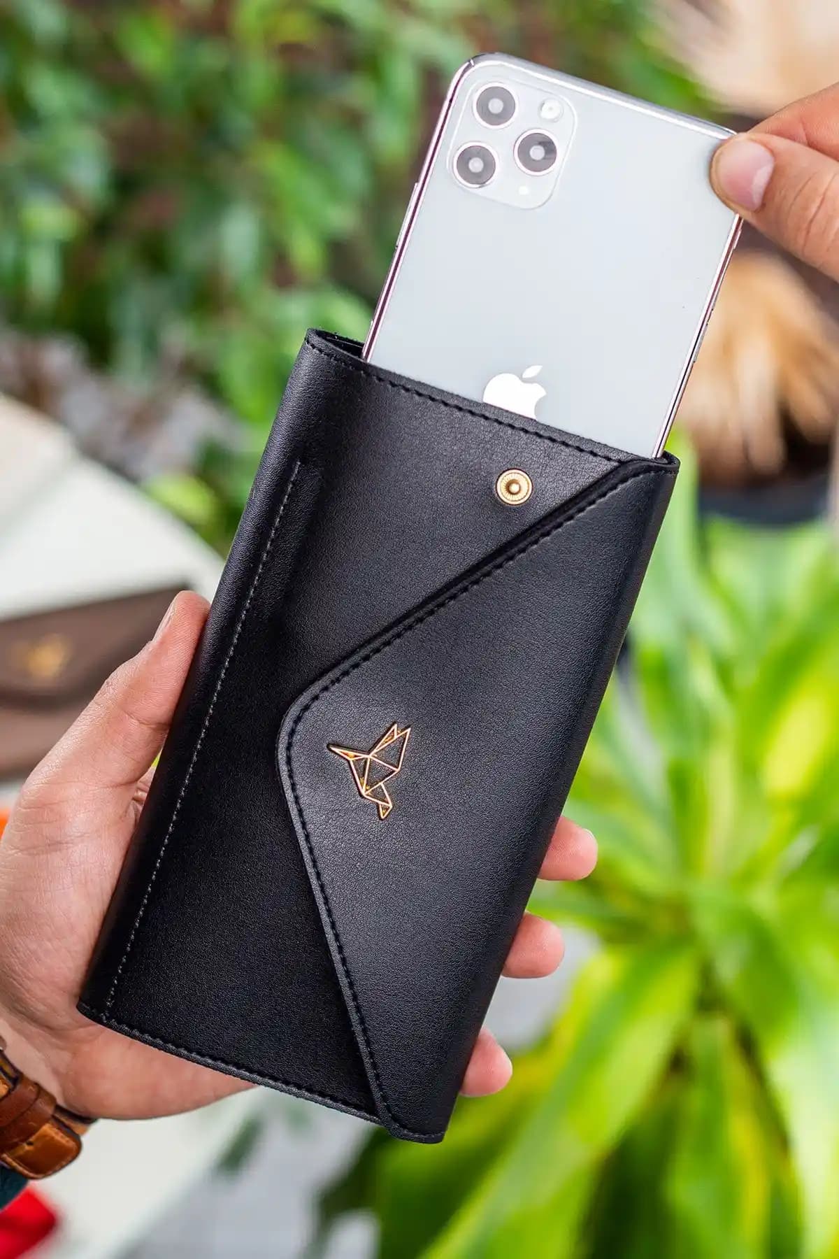 Garbalia Kadın Cüzdanları Karşılaştırması: Siyah ve Turuncu Modellerin Özellikleri