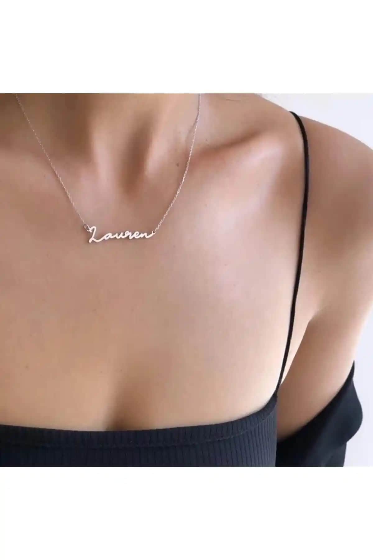 Genel Markalar İsimli Gümüş El Yazısı Kolye Şık ve Kaliteli Tasarım Özellikleri