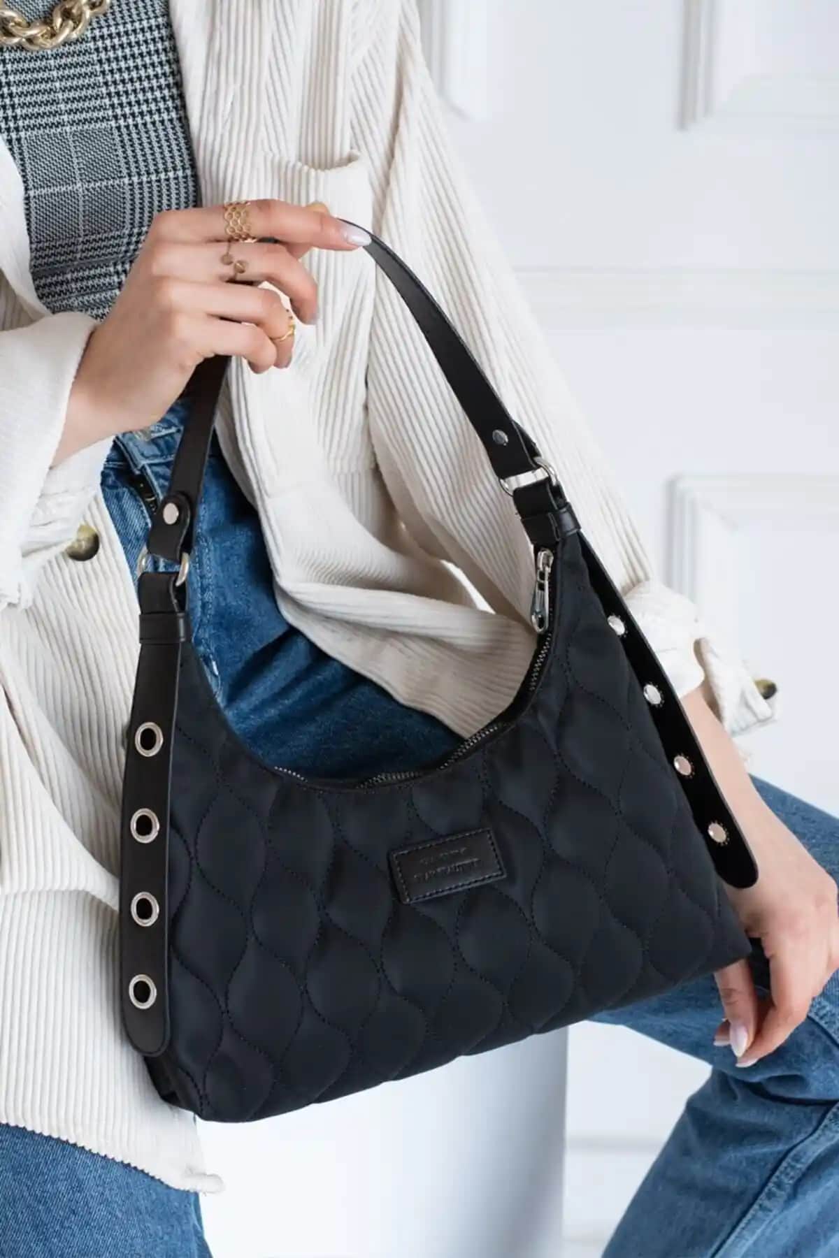 Genel Markalar Siyah Kapitone Desenli Çanta Kadın Günlük Kullanım İçin Uygun