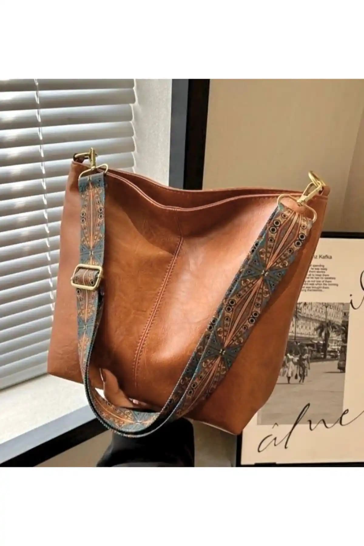 HAPBUY Taba Kadın Lüks Omuz Çantası ve Katusa Etnik Desenli Çanta Karşılaştırması