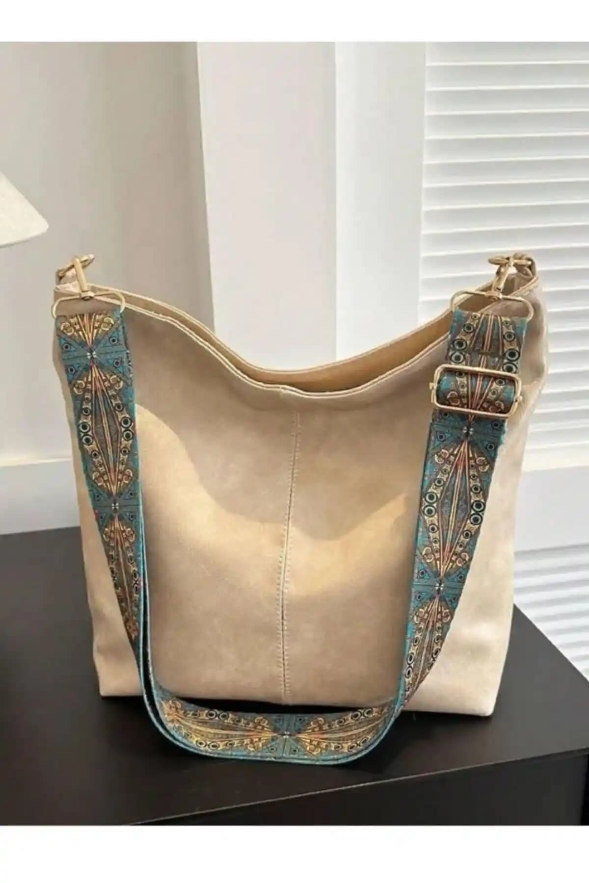 Hapbuy ve Madame Vera Kadın Çantaları Karşılaştırması: Özellikler ve Kullanıcı Yorumları