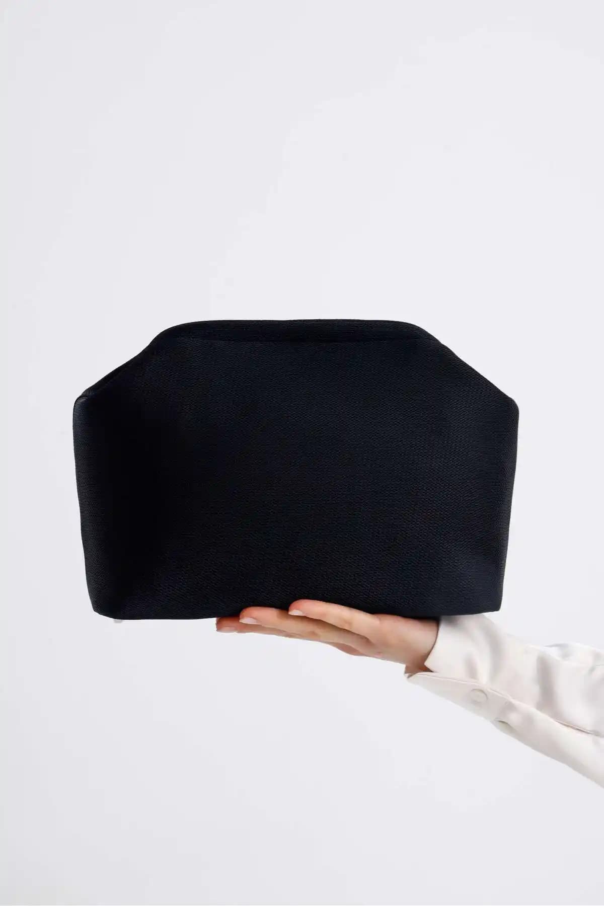 HEYBE'S Kadın Siyah Clutch Çanta: Şık ve Dayanıklı Günlük Aksesuar Önerisi