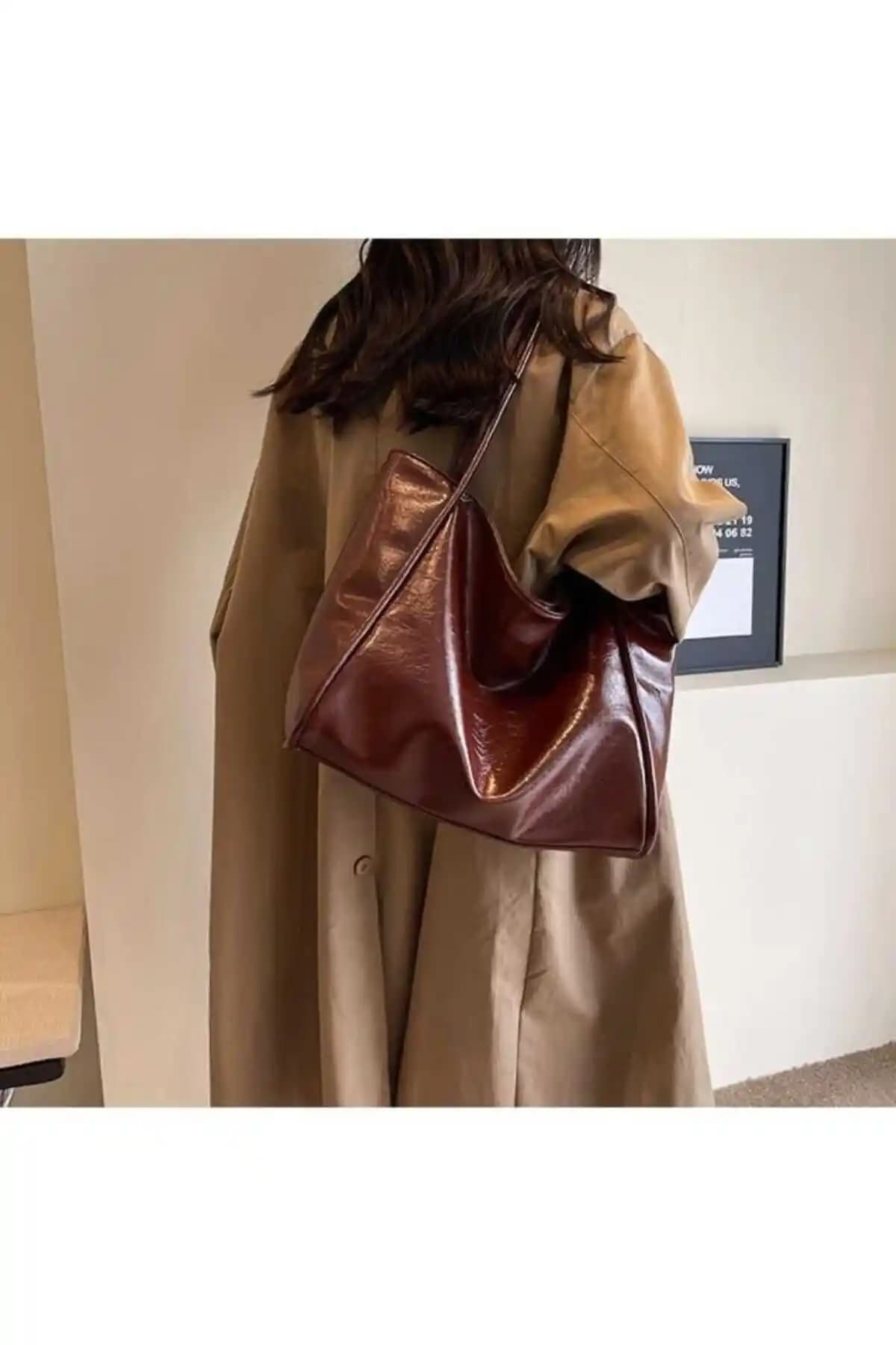 HONEY BAG Ruby Model Kadın İç ve Dış Tasarımıyla Şıklık ve Fonksiyonellik Sunar