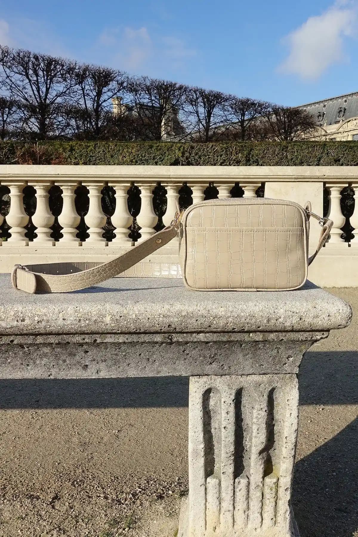 Housebags STD Kaan Krem Timsah Derisi Görünümlü Çanta Şık ve Pratik Tasarım