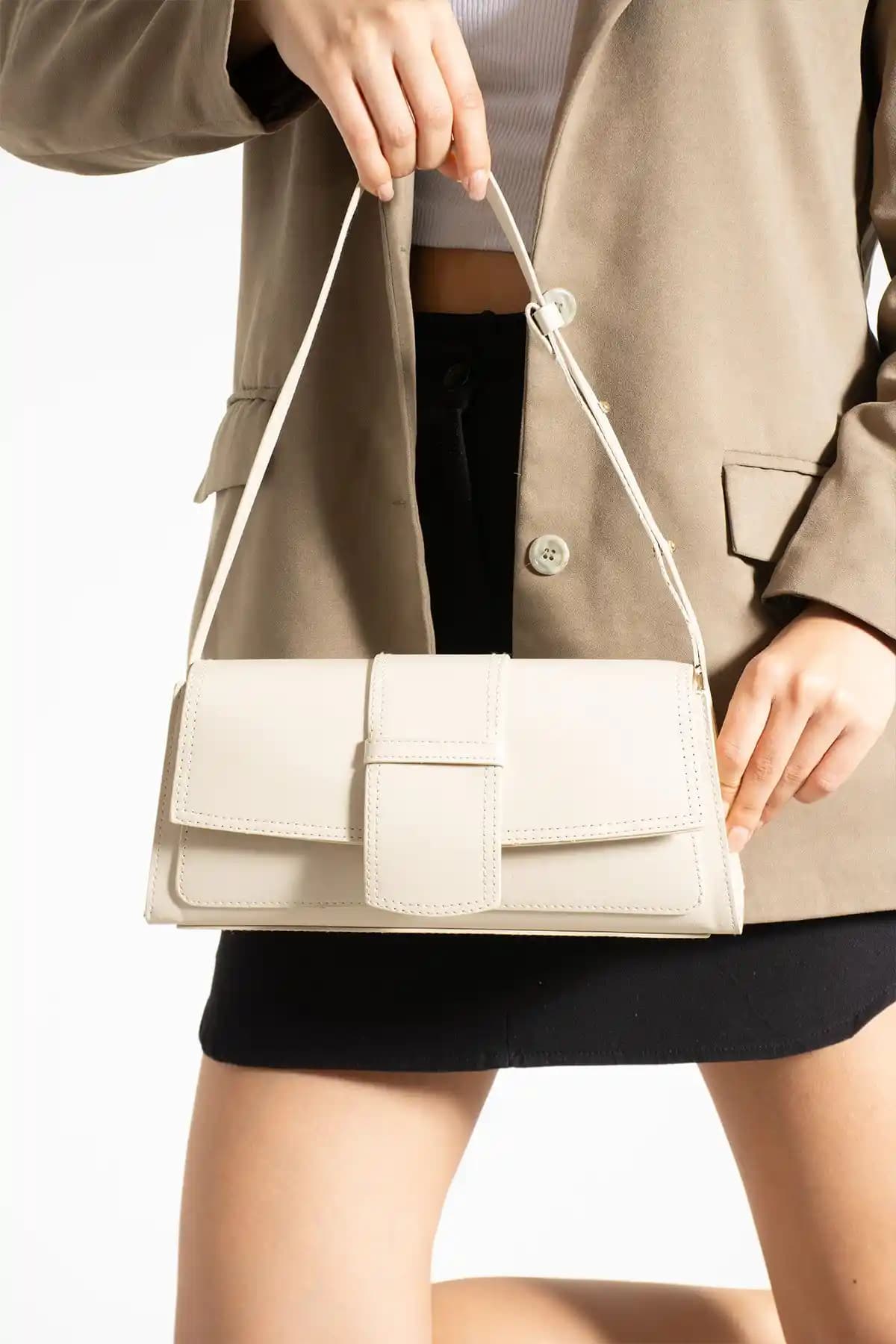 İAMBTŞY Klasik Stil Baget Çanta Bej Renkli Şık ve Dayanıklı Tasarım