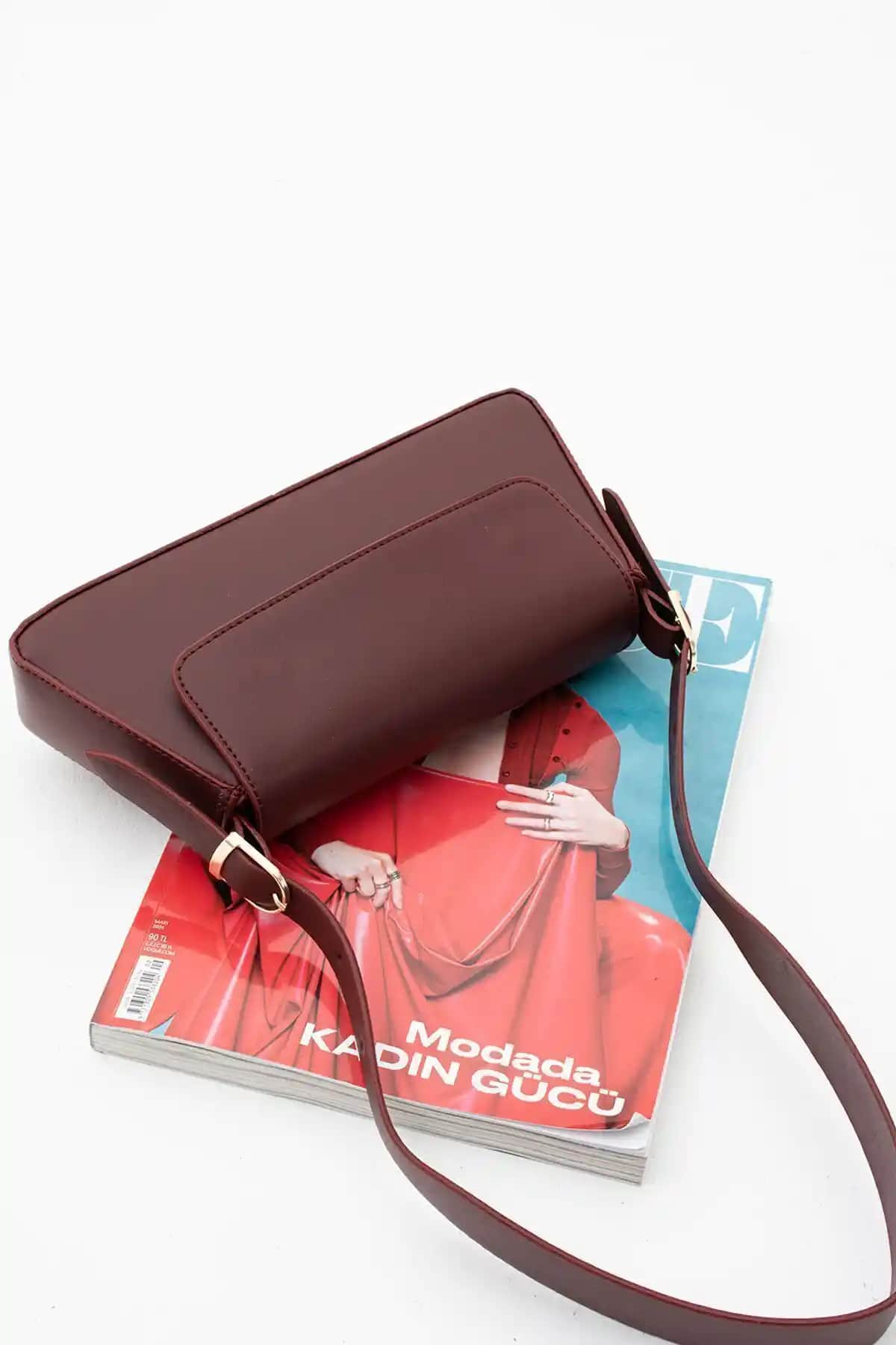 İAMBTŞY Lenabella Omuz Çantası: Şık ve Kullanışlı Günlük Aksesuar Seçeneği