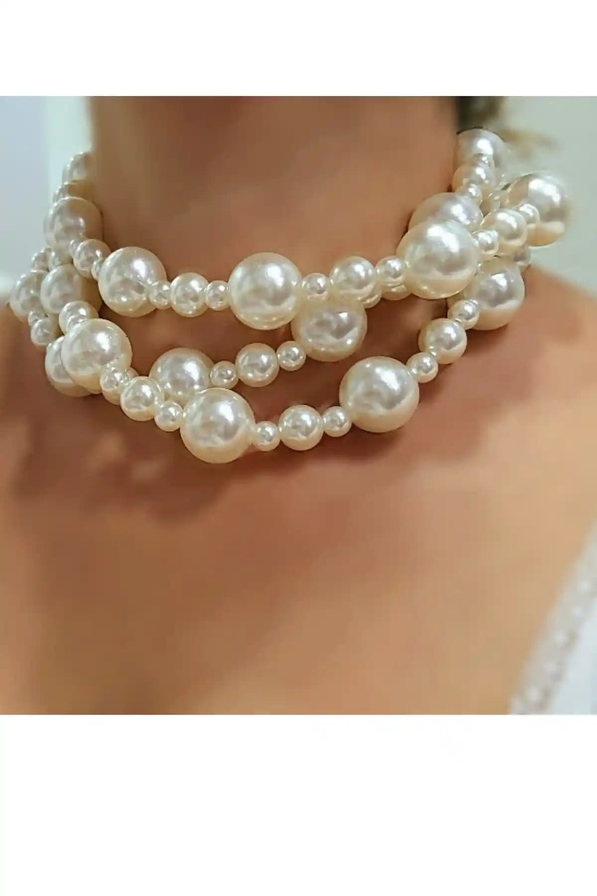 İnci Çoklu Choker Kolye: Zarafet ve Modernlik İçin Şık Bir Aksesuar Seçeneği