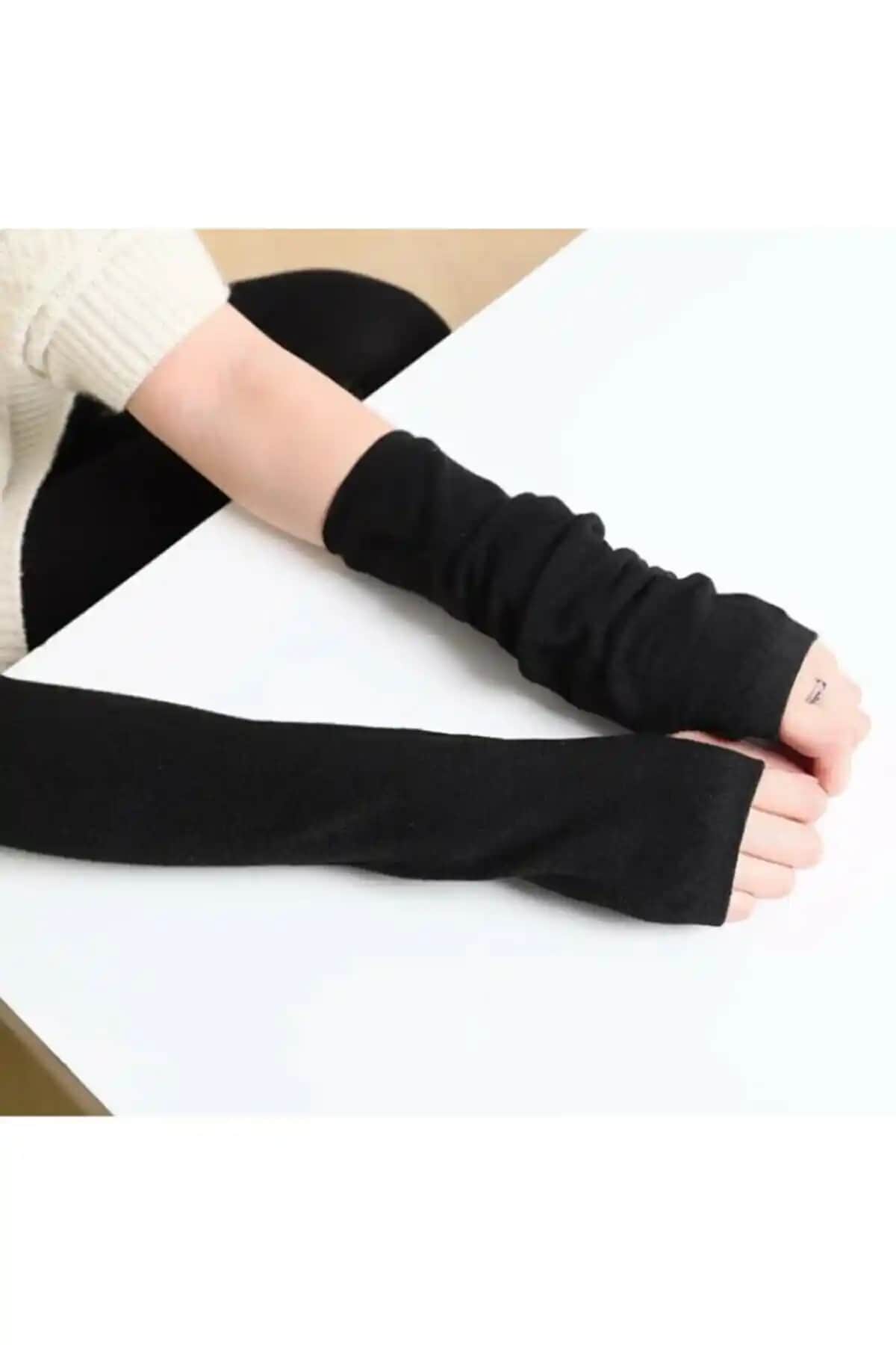 İYİ MODA Siyah Kesik Parmak İkili Kolluk Şıklık ve Konfor Sunan Modern Aksesuar