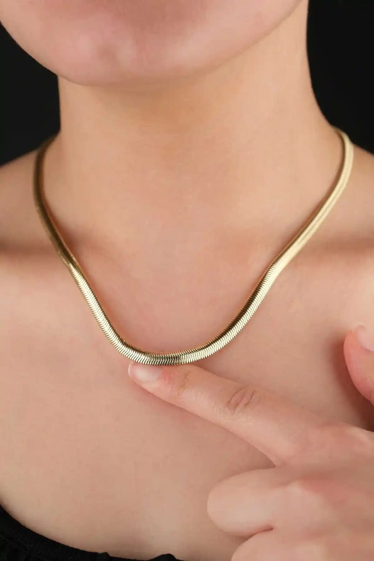 Jack Ferrero Kadın Kolye: Şıklık ve Dayanıklılığı Bir Arada Sunan Modern Takı Seçeneği