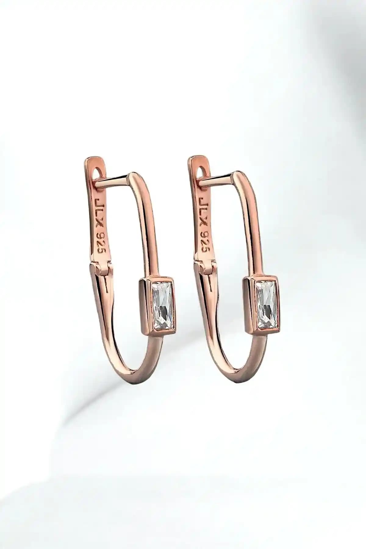 Jelux Silver 925 Ayar Gümüş Elips Rose Renkli Tek Taşlı Küpe Şıklık ve Zarafet Sunar