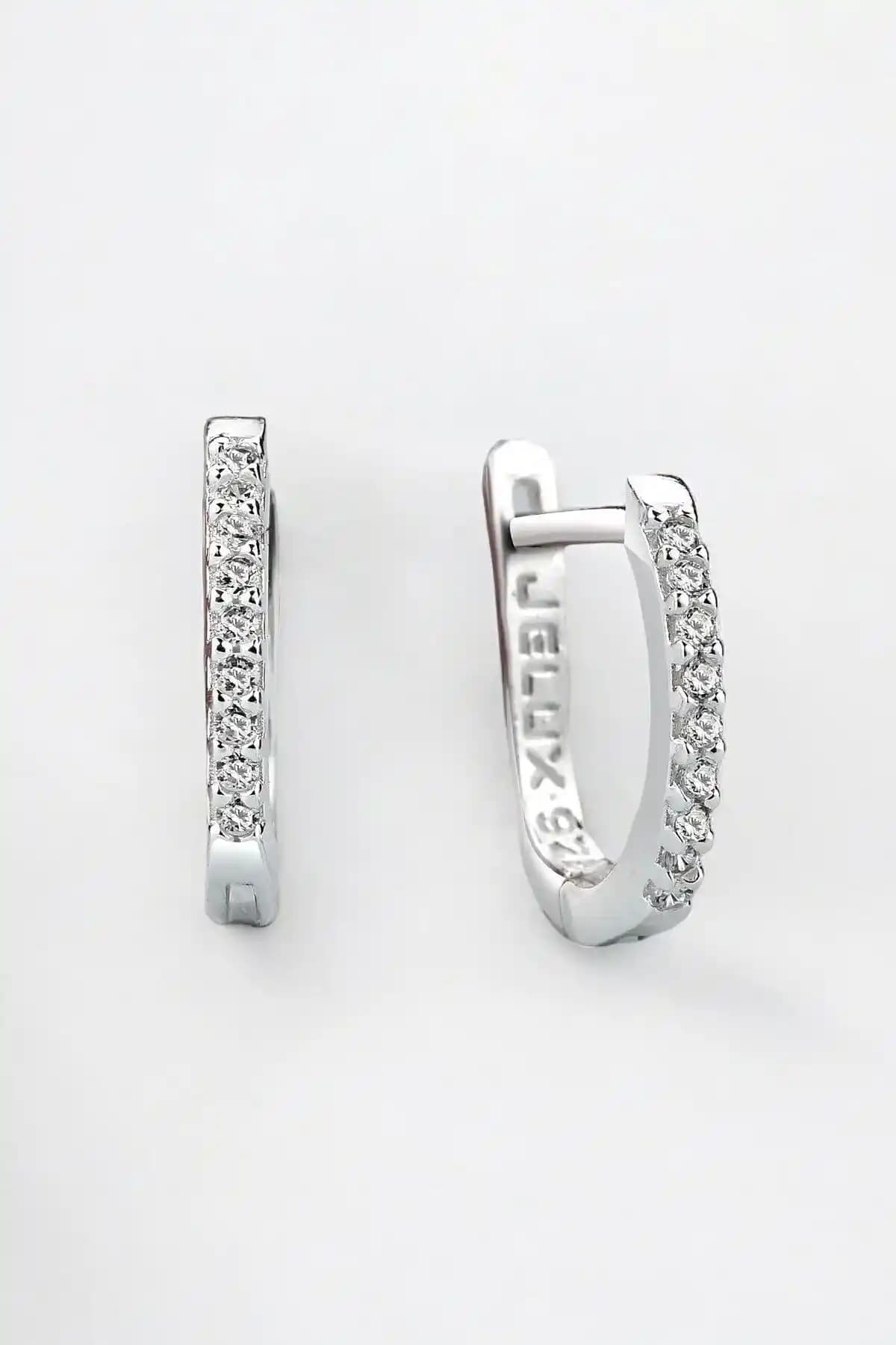 Jelux Silver Gümüş 925 Ayar Zirkon Taşlı Küpe: Şıklık ve Dayanıklılık Bir Arada
