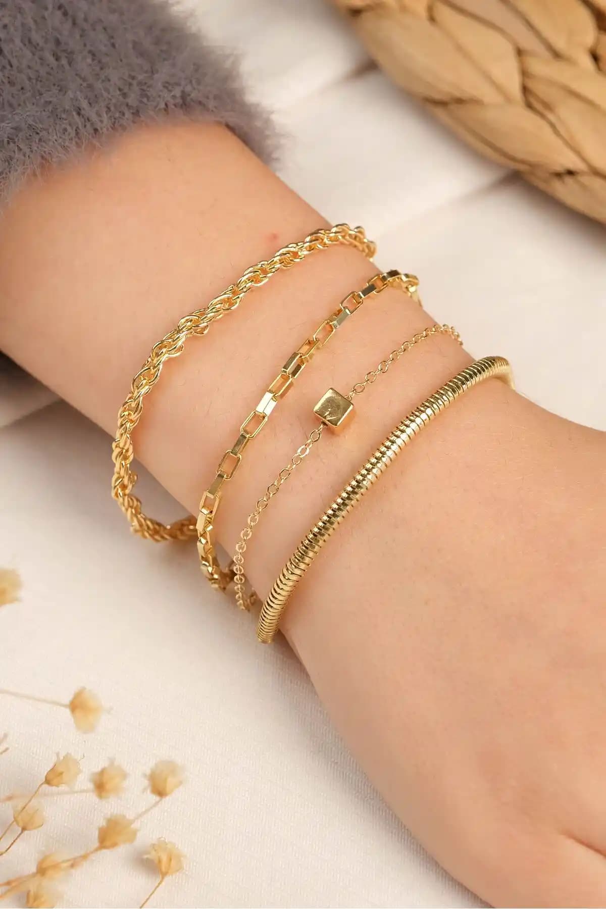 Jenny Daphne Kadın Bileklik Setleri Karşılaştırması: Stil ve Kalite Analizi