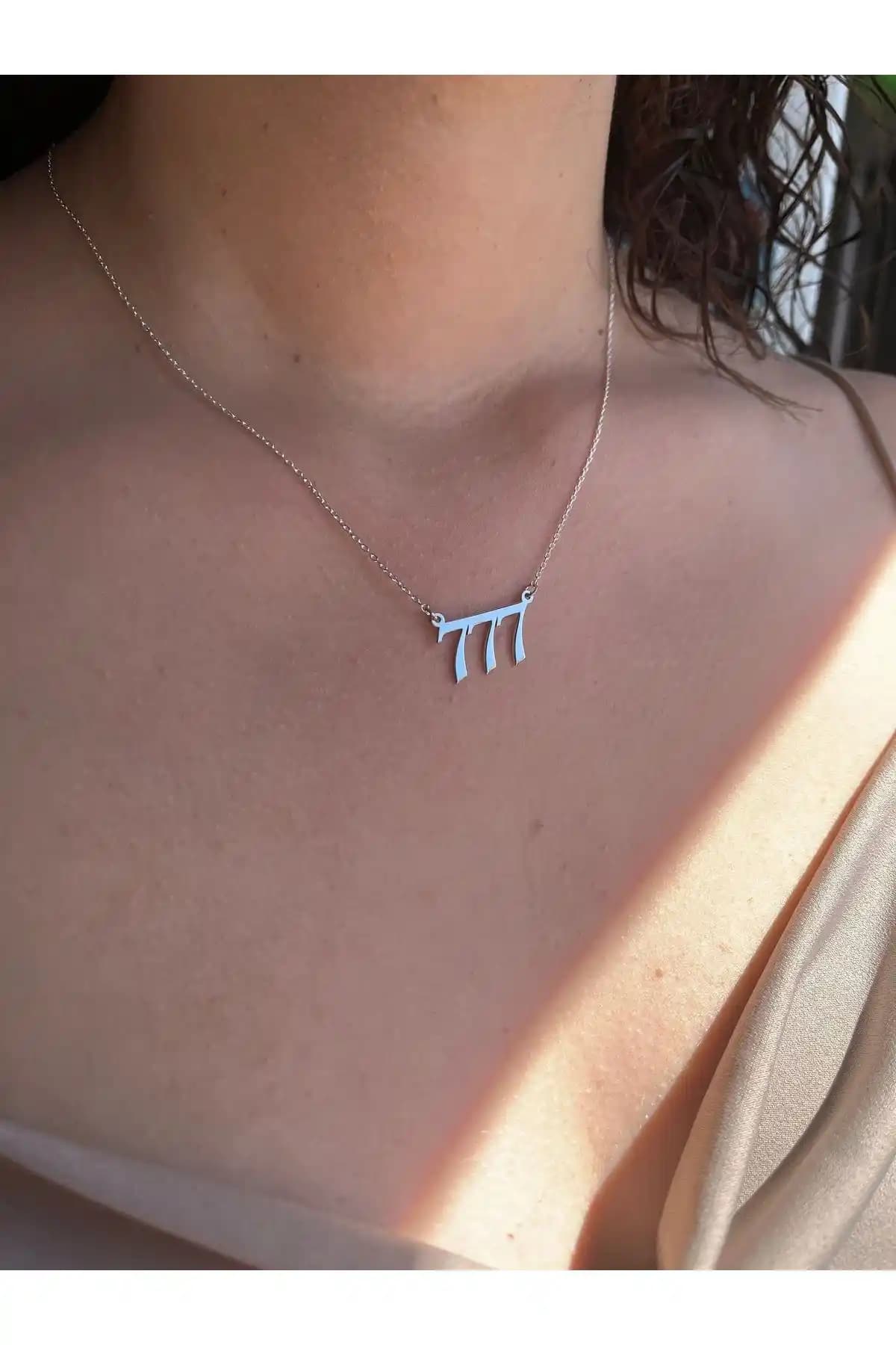 Jewelrydiary 777 Kolye: Kişiselleştirilebilir 925 Ayar Gümüş Zarif Takı Seçeneği