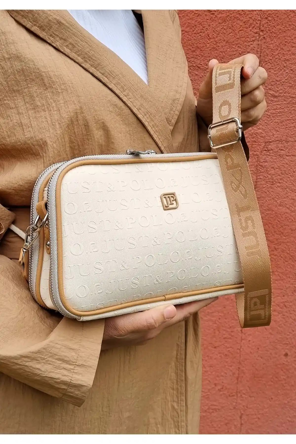 Just Polo Kadın Çantaları Karşılaştırması: Şıklık ve Fonksiyonellik Analizi