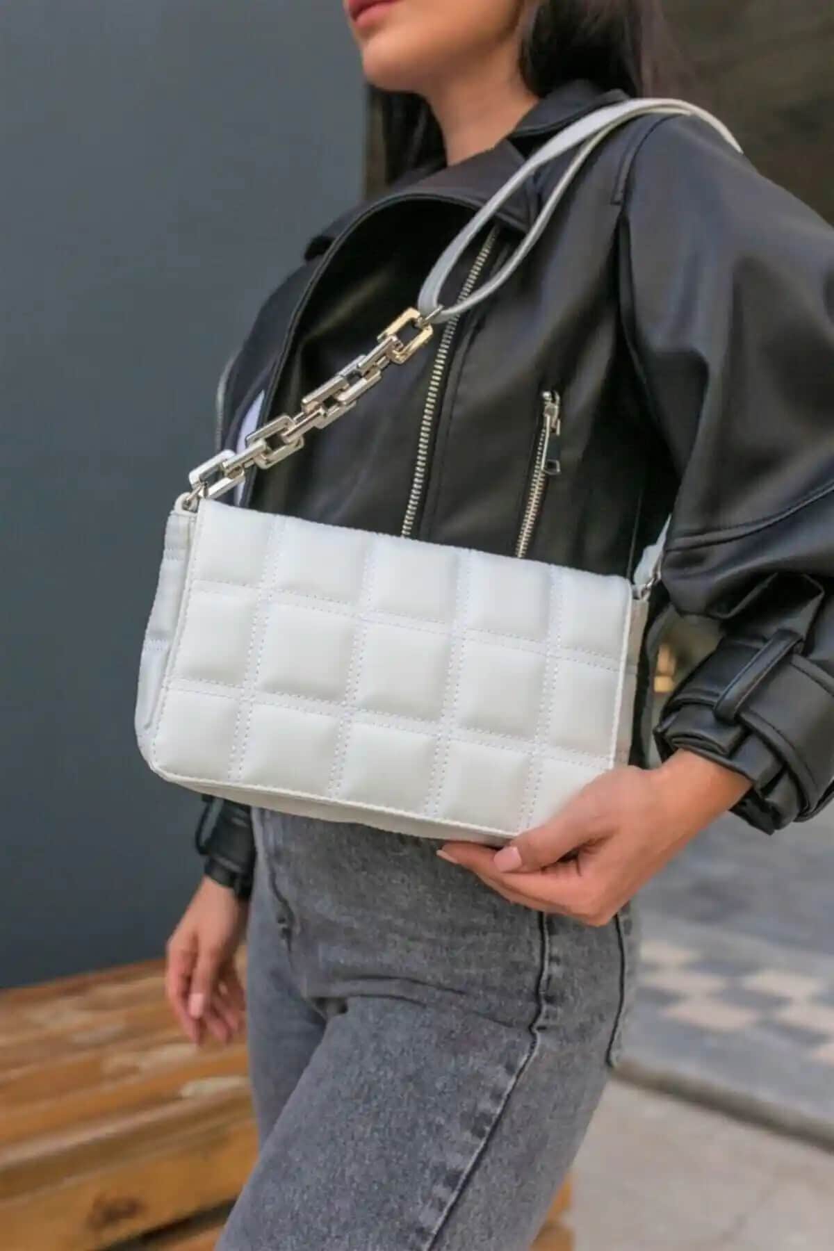 Kadın Beyaz Çantalar Karşılaştırması: bag&more ve COLORSHERE Modaya Uygun Seçenekler