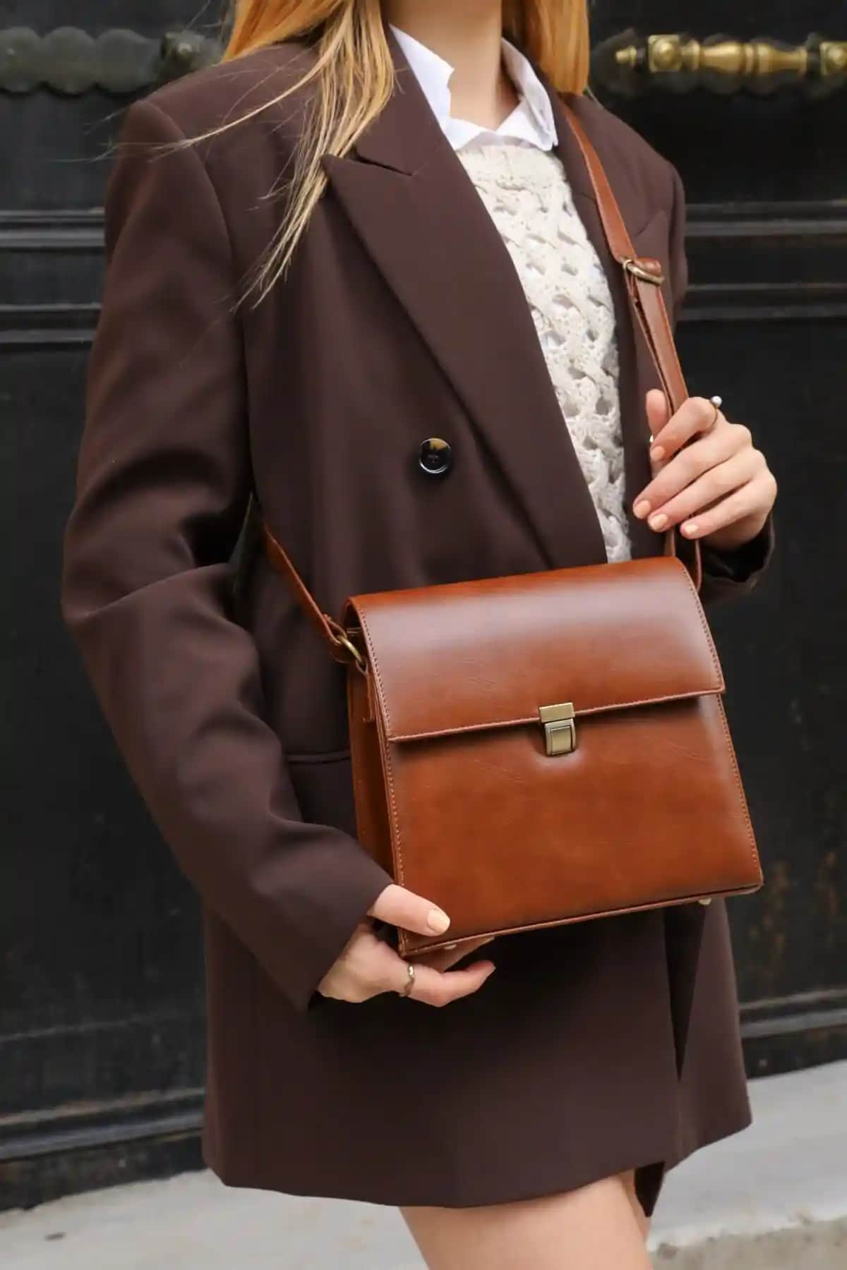 Kadın Çantası Karşılaştırması: Madamra Taba Vintage ve Mopia Kahve Modelleri