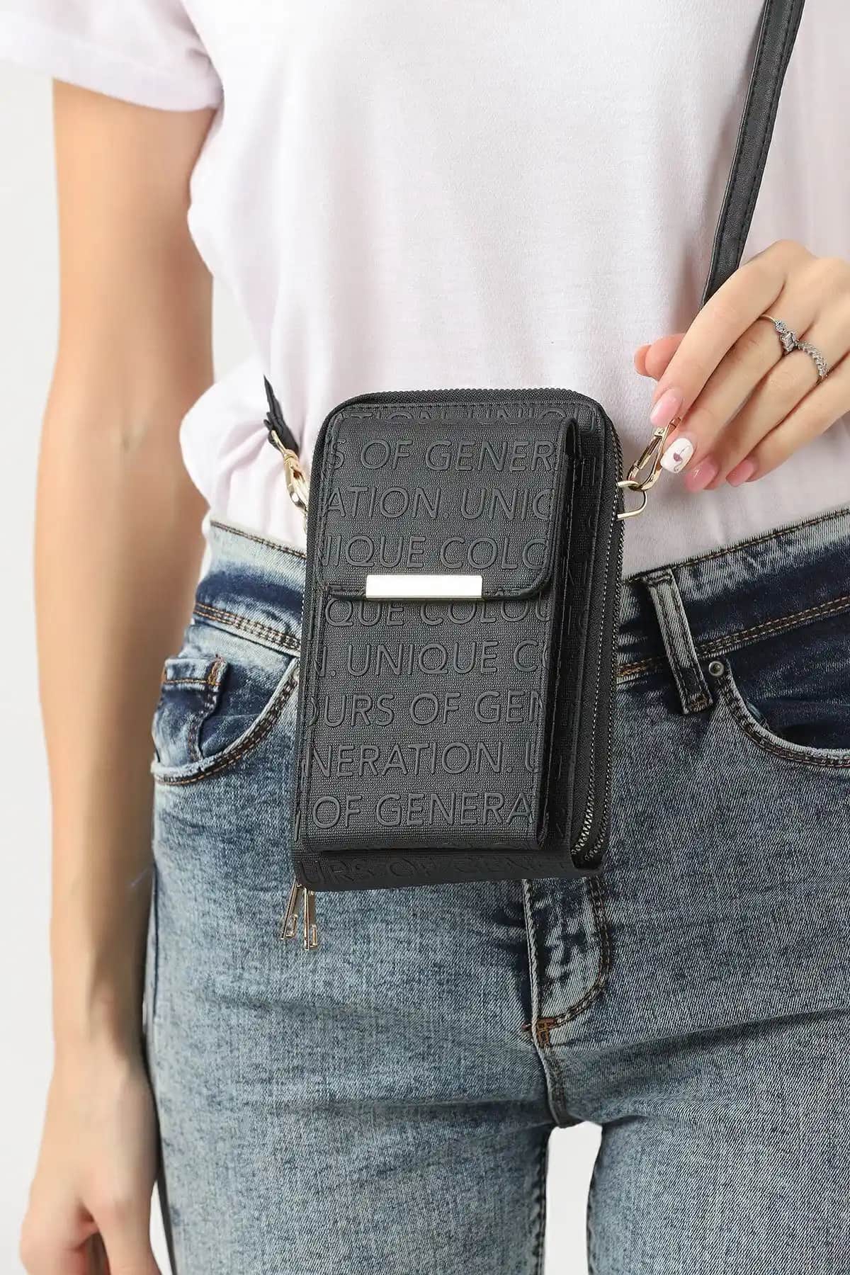 Kadın Çantası Karşılaştırması: Şık ve Kullanışlı Modellerin Detaylı Analizi