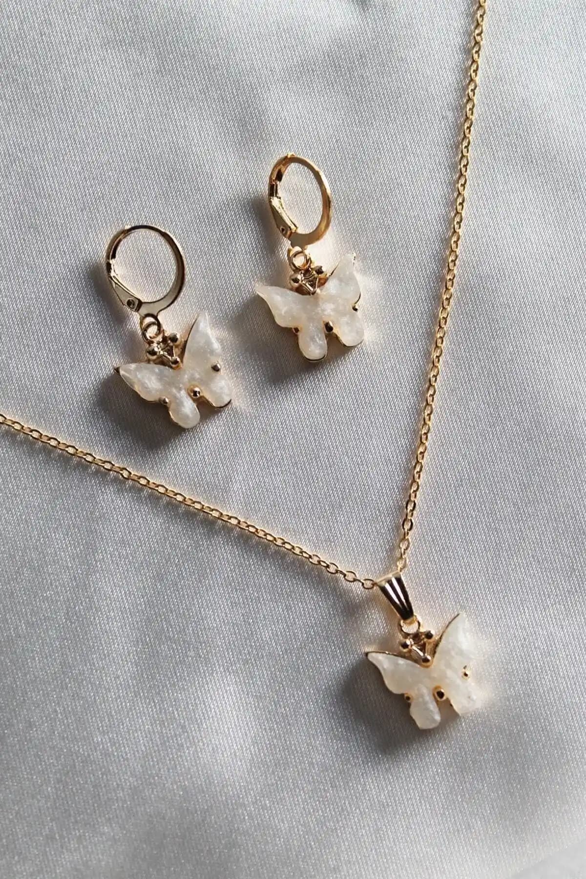 Kadın Kelebek Takı Setleri Karşılaştırması: Genel Markalar ve Milena Aksesuarı