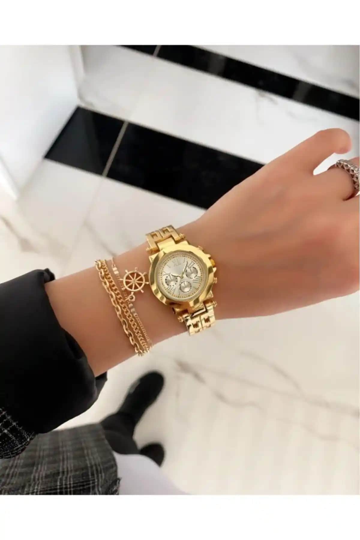 Kadın Kol Saati Karşılaştırması: İSTLİV ve pullmarkt Serisi Modelleri Analizi