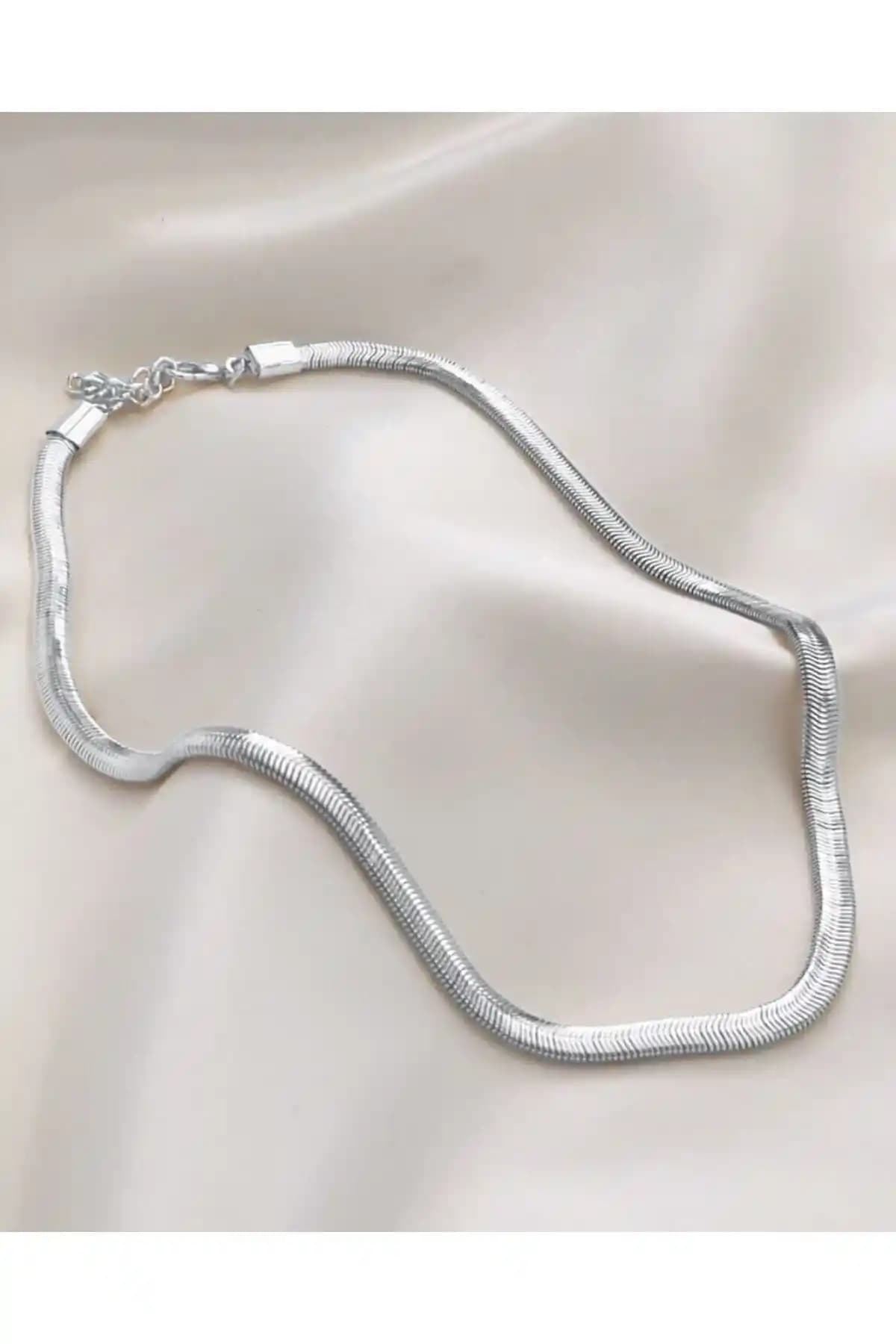 Kadın Yatay İtalyan Zinciri: Zarif ve Dayanıklı Altın Tonlu Kolye