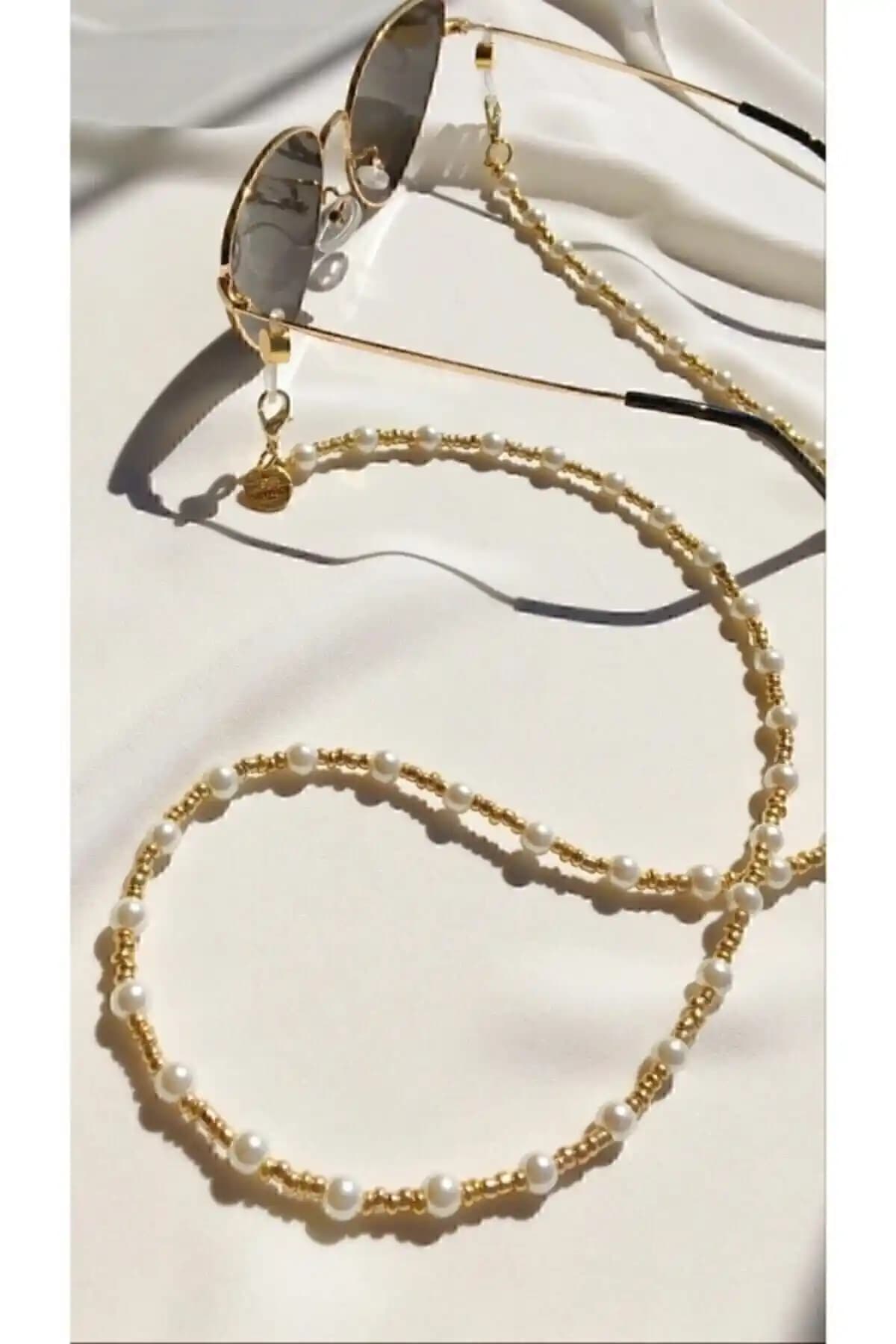 Kadınlar İçin İnci Boncuklu Gözlük Askısı ve Zinciri Karşılaştırması