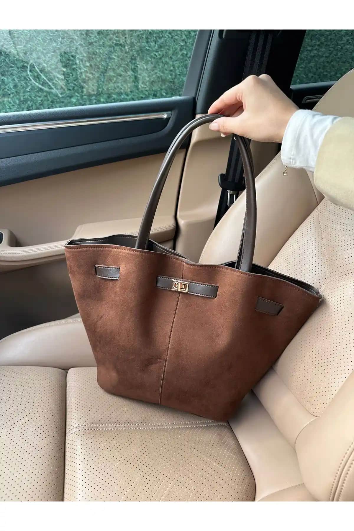 Kadınlar İçin Kahverengi Süet Deri Günlük Çanta Şık ve Pratik Tasarım