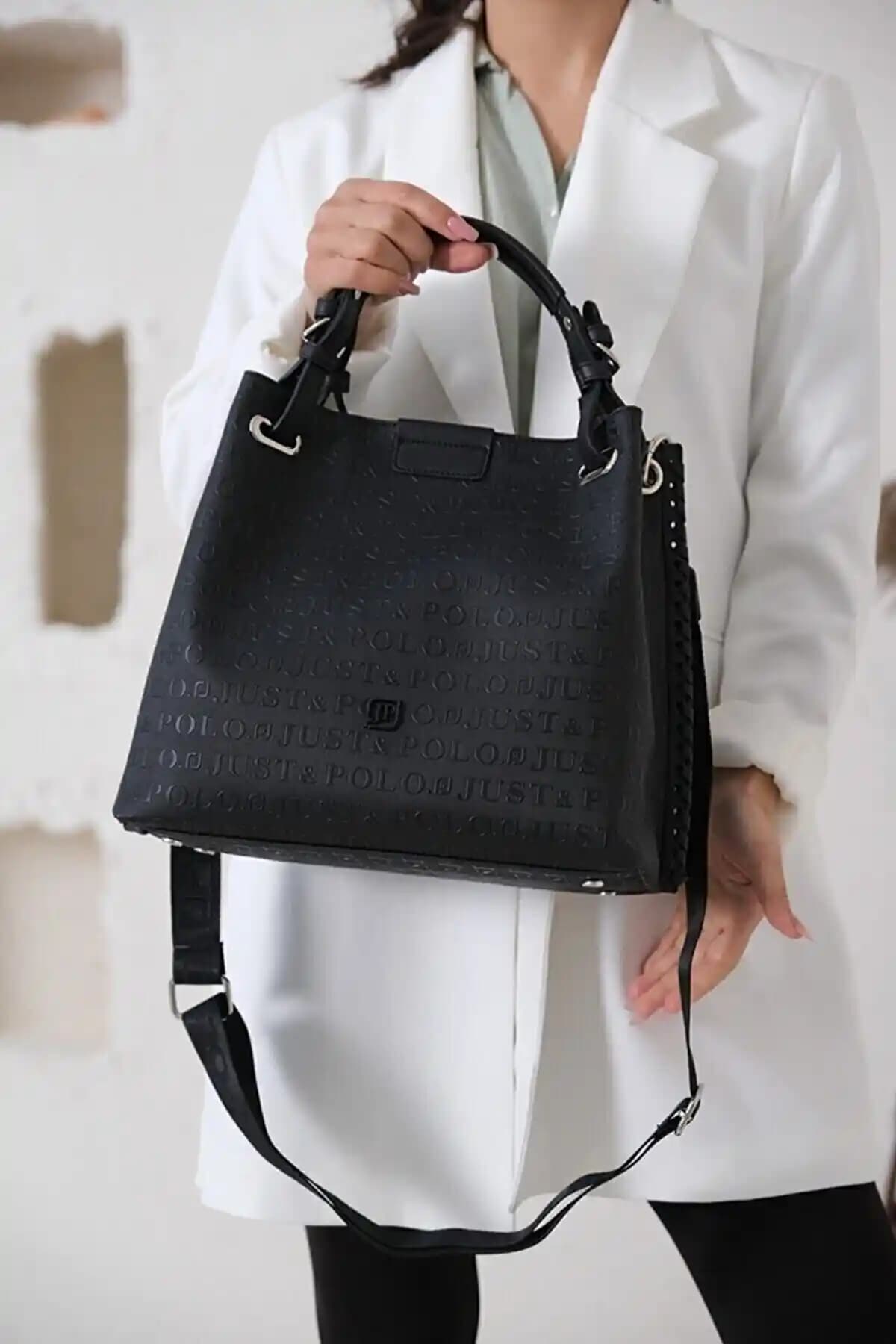 Kadınlar için Siyah Kabartma Desenli Suni Deri El Çantası Günlük Kullanım İçin Uygun