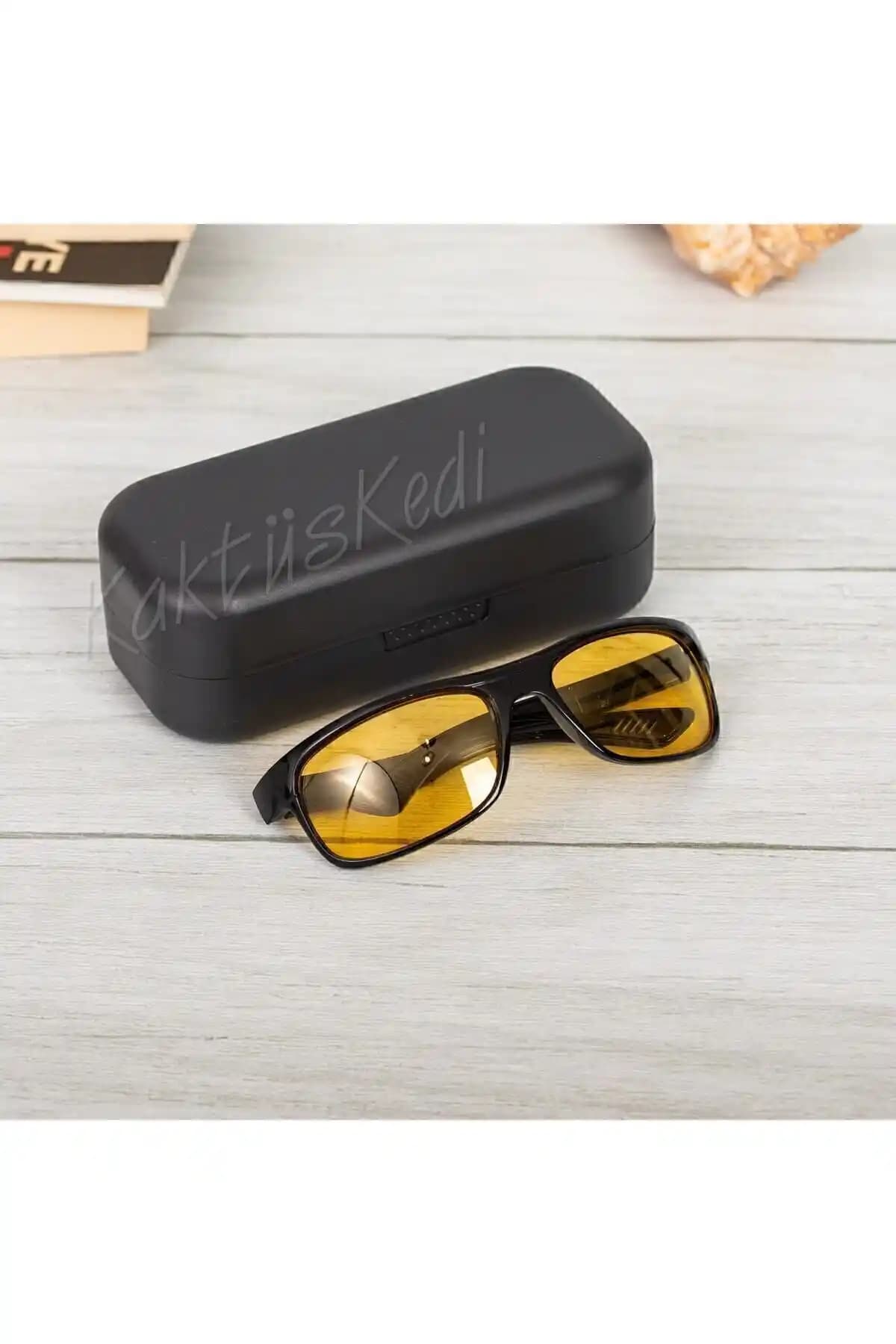 KaktüsKedi Rüzgar Korumalı Gece Görüş Gözlüğü: Güvenli ve Konforlu Sürüşler İçin Yenilikçi Aksesuar