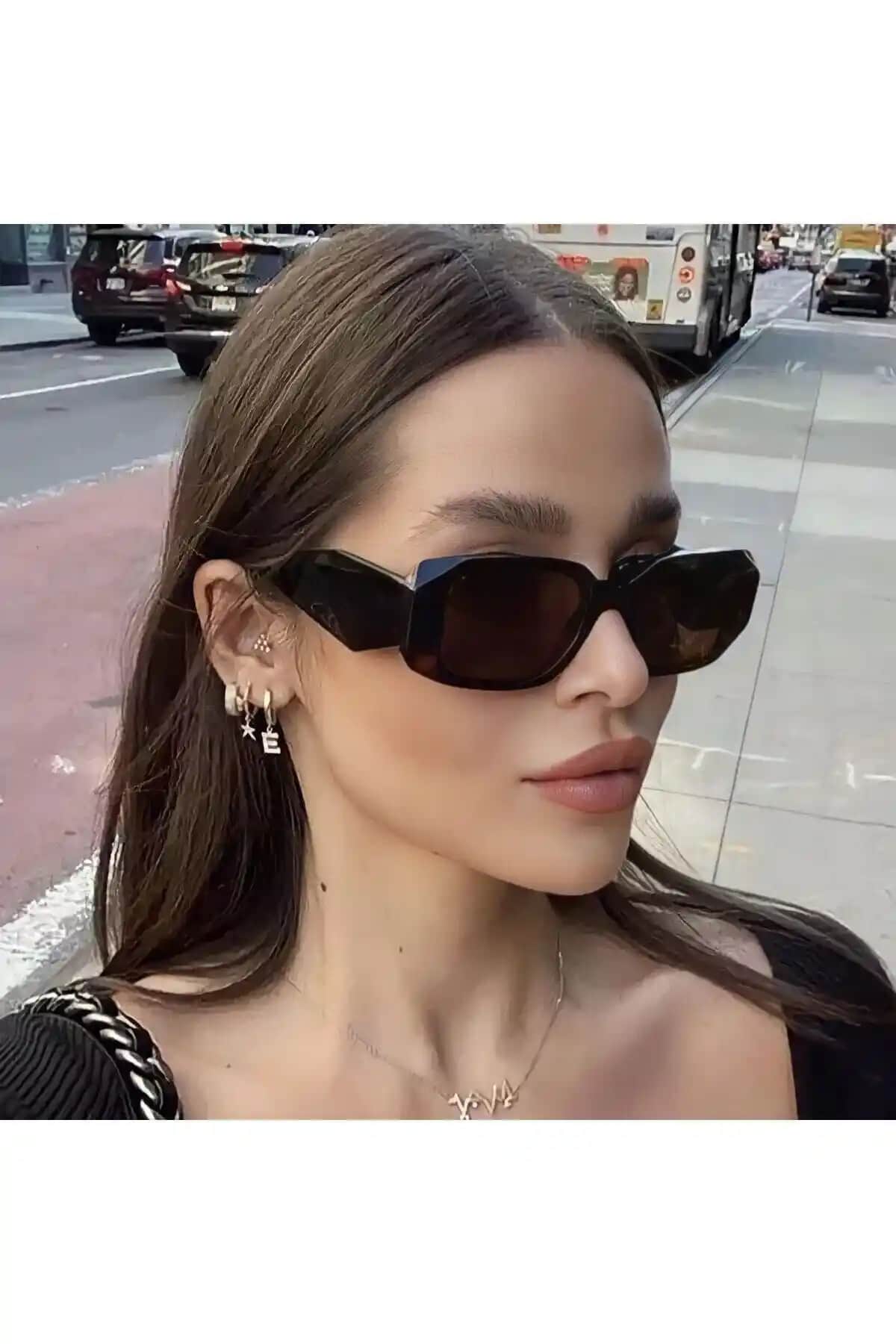 Kinary Unisex Kahve Parlak Güneş Gözlüğü Modern ve Şık Tasarımıyla Günlük Kullanım İçin