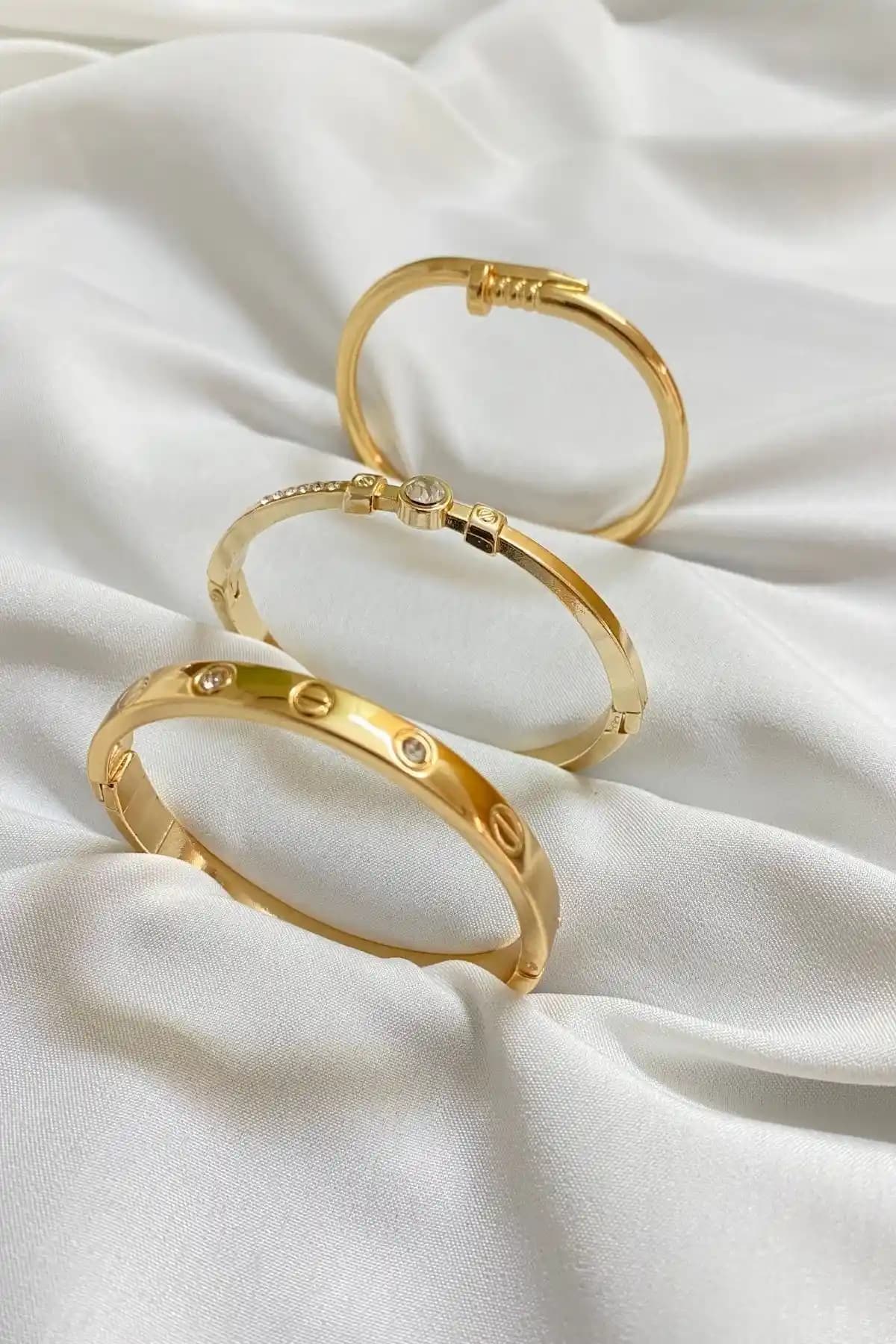 KOBA Altın Kaplama Kadın Bileklik: Şıklık ve Zarafetin Modern Aksesuarı