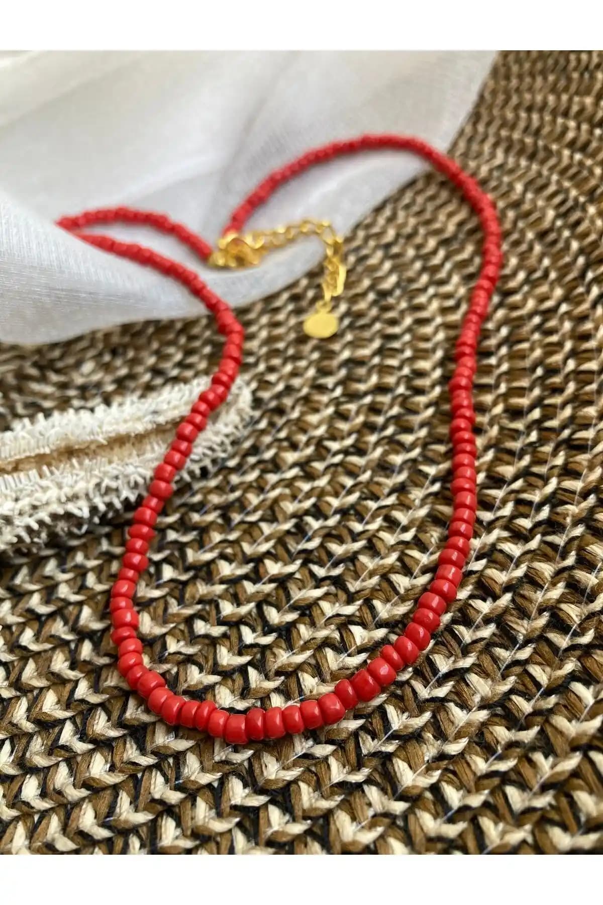 Kosovalı Kırmızı ve Serpil Jewellery Mavi Kolye Karşılaştırması: Özellikler ve Kullanıcı Yorumları