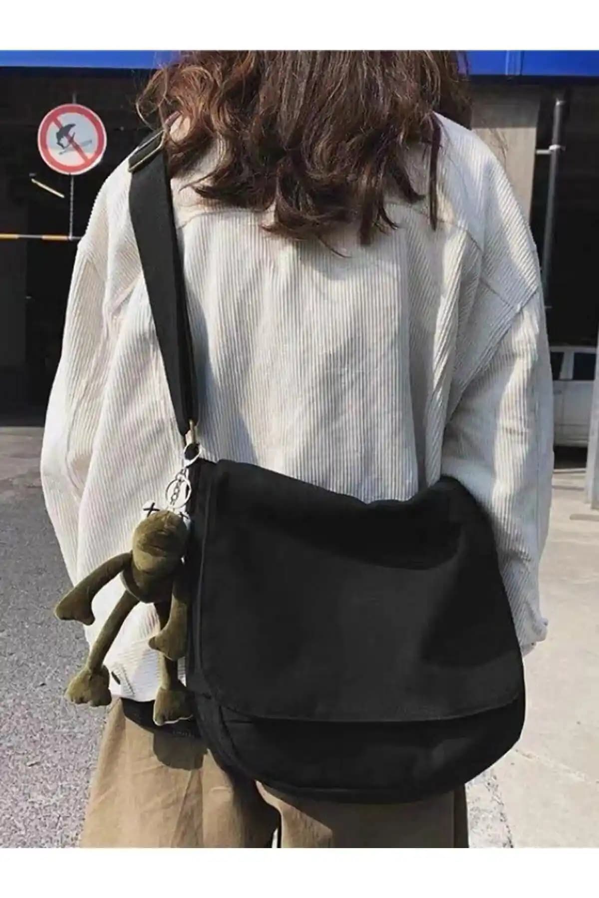 KOST ve Touz Vintage Postacı Çantalarının Detaylı Karşılaştırması