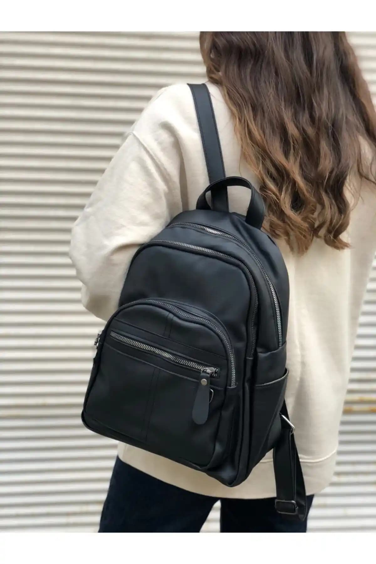 Lebina Siyah Yıkanmış Deri Kadın Sırt Çantası Günlük ve Plaj Kullanımı İçin Ideal