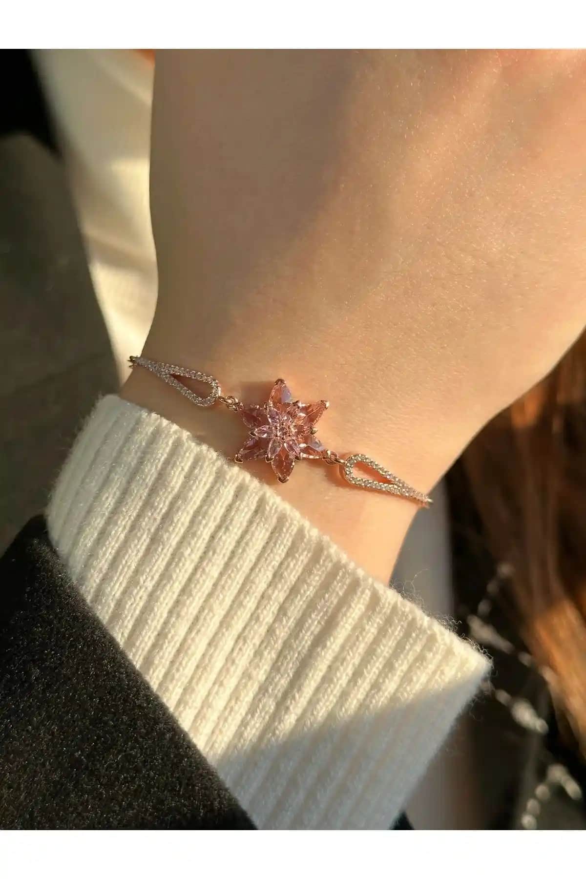 Lotus JW Lotus Çiçeği Bileklik: Zarif ve Kaliteli Gümüş Takı Seçenekleri