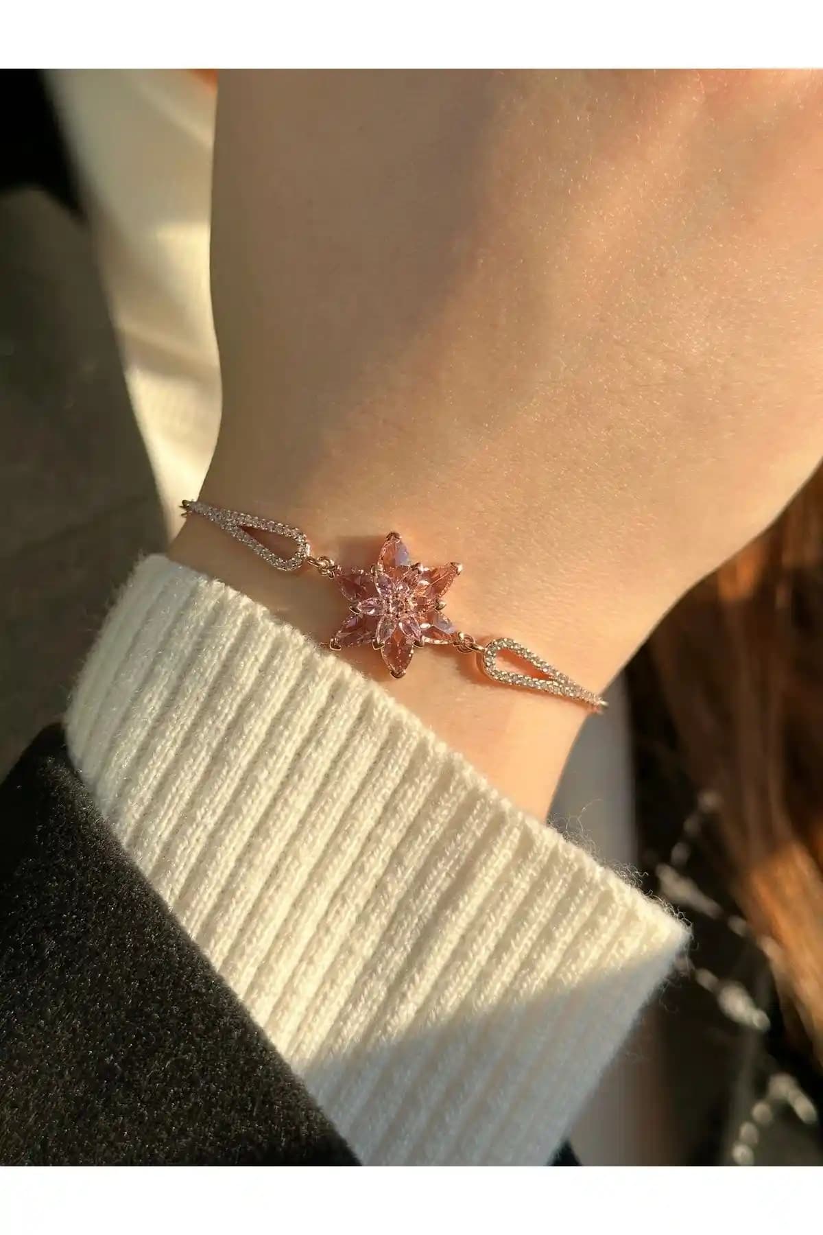 Lotus JW Lotus Çiçeği Bileklik: Zarif ve Kaliteli Gümüş Takı Seçenekleri