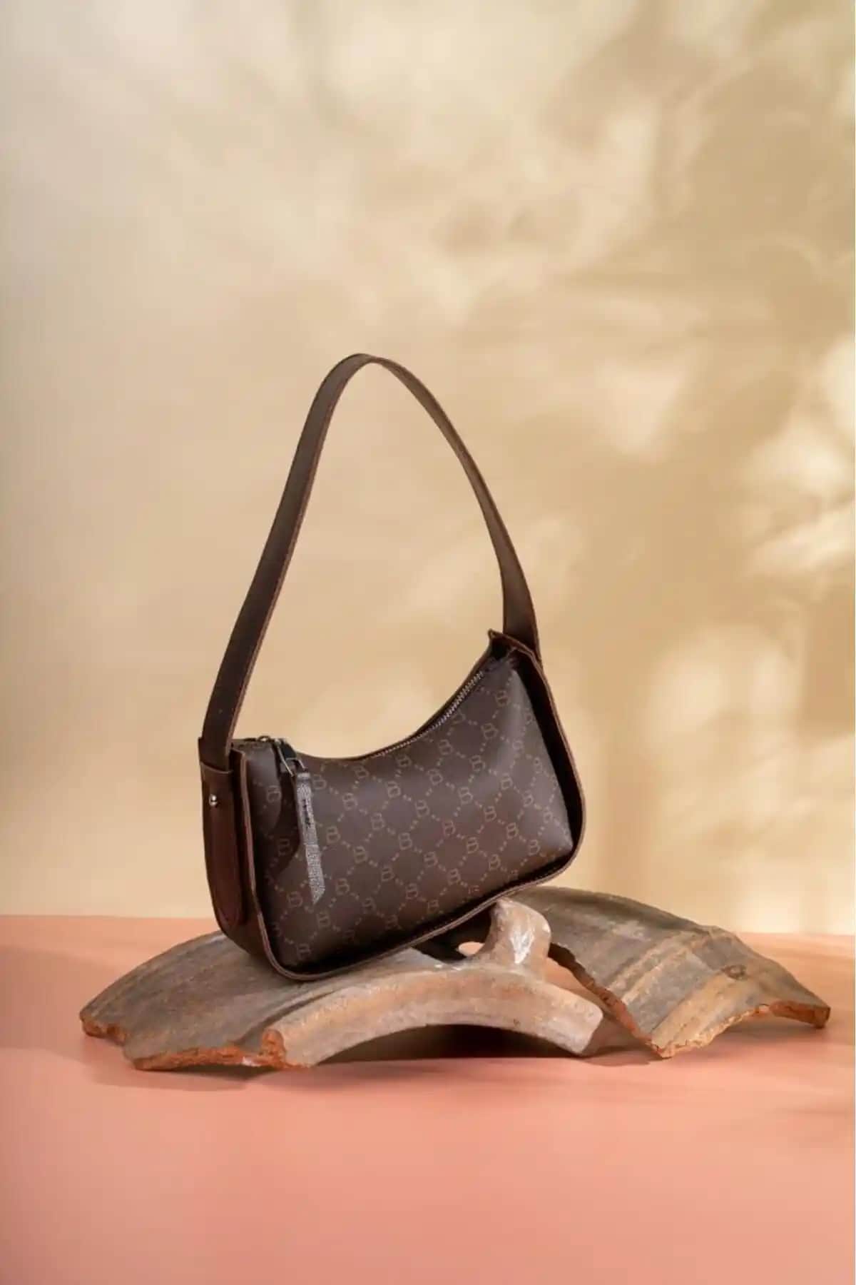 Lucky Bees Desenli Baget Kadın El ve Omuz Çantası Şık ve Pratik Günlük Kullanım Çantası